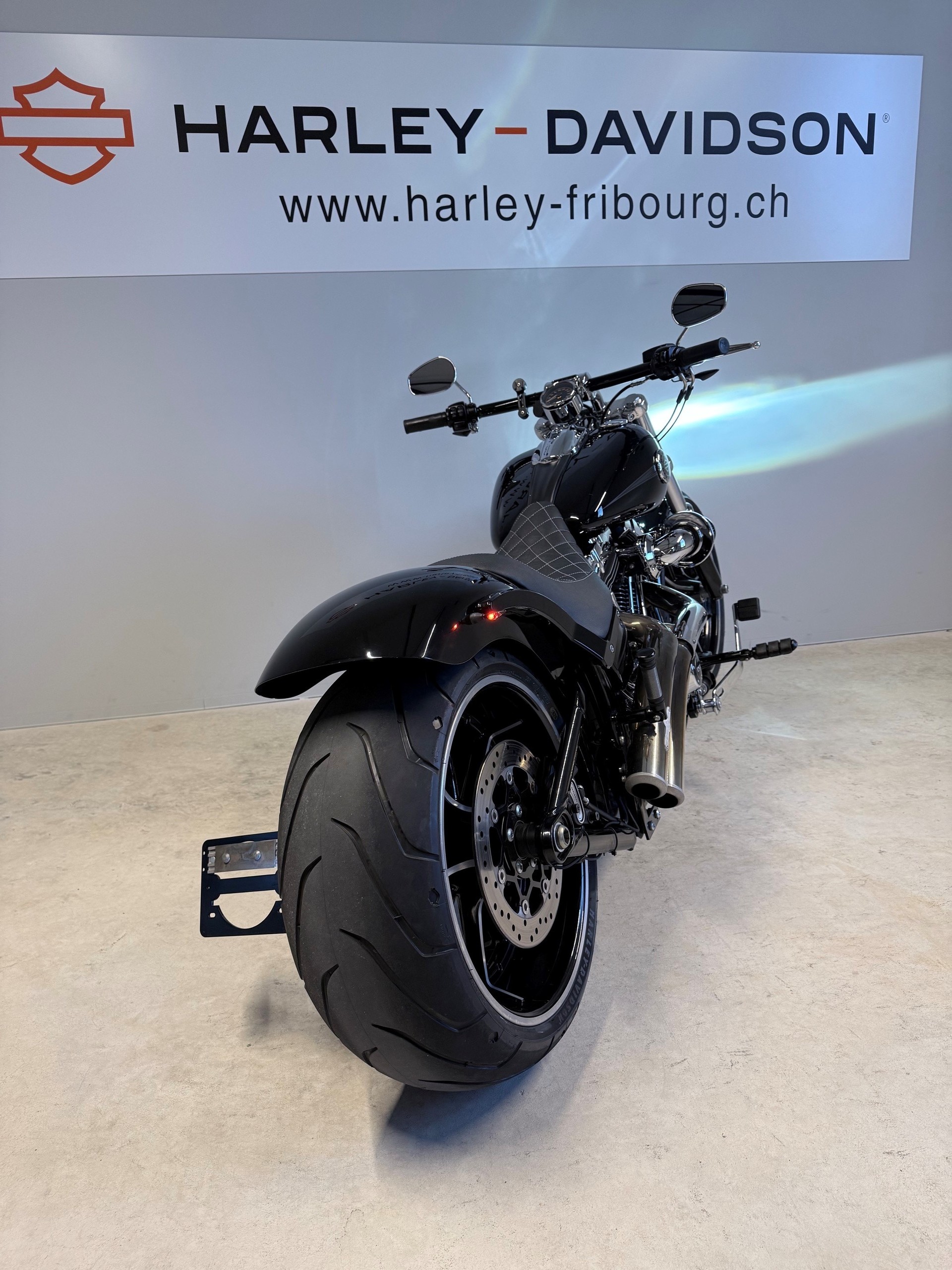 HARLEY-DAVIDSON FXSB Breakout 103 ABS-image-1