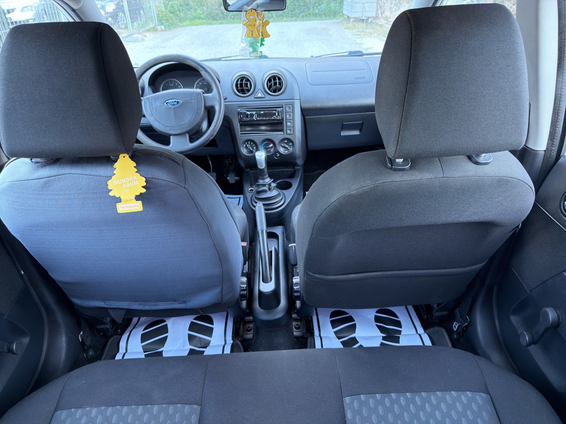 FORD Fiesta 1.4 16V Trend-image-12