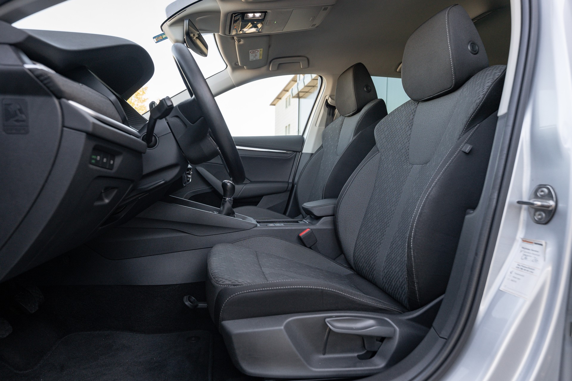 SKODA Octavia Combi 1.5 TSI ACT EVO Ambition-image-9