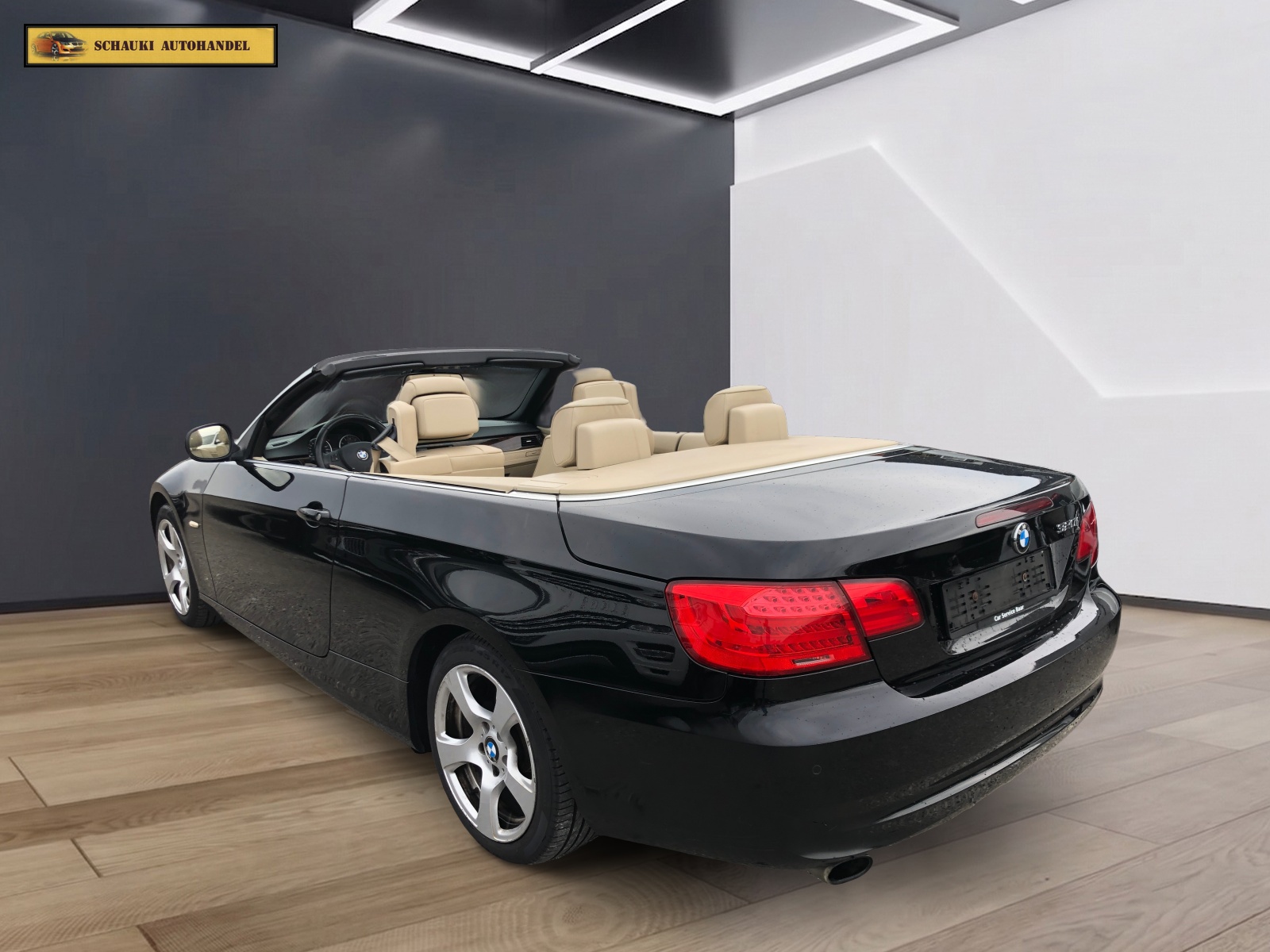 BMW 320i Cabriolet-image-10