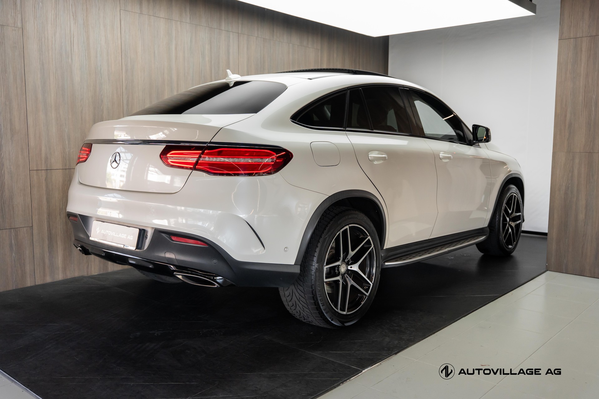 MERCEDES-BENZ GLE Coupé 400 4Matic 9G-Tronic-showroom-element-1