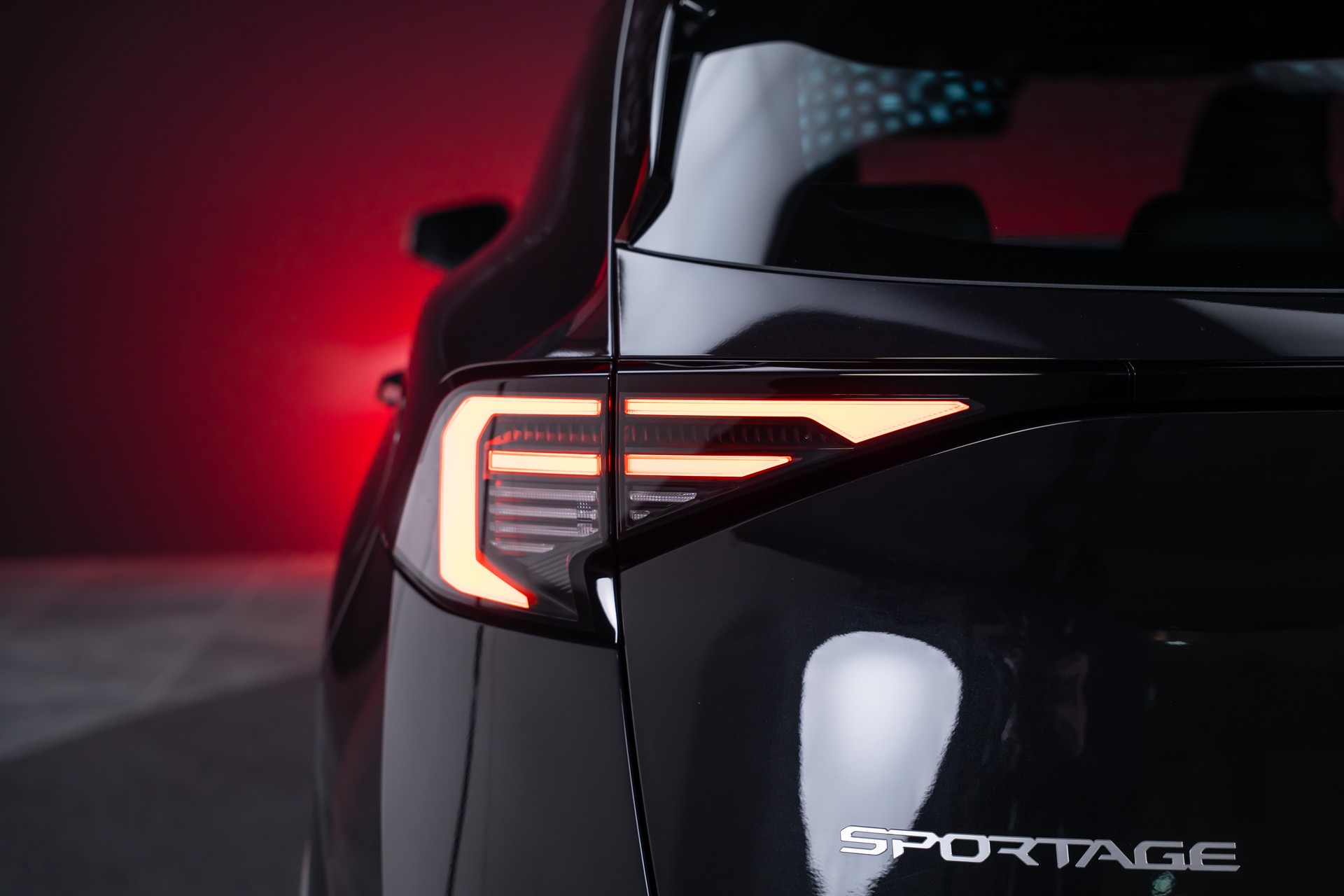 KIA Sportage 1.6T-GDi PHEV Style 4x4 A-image-7