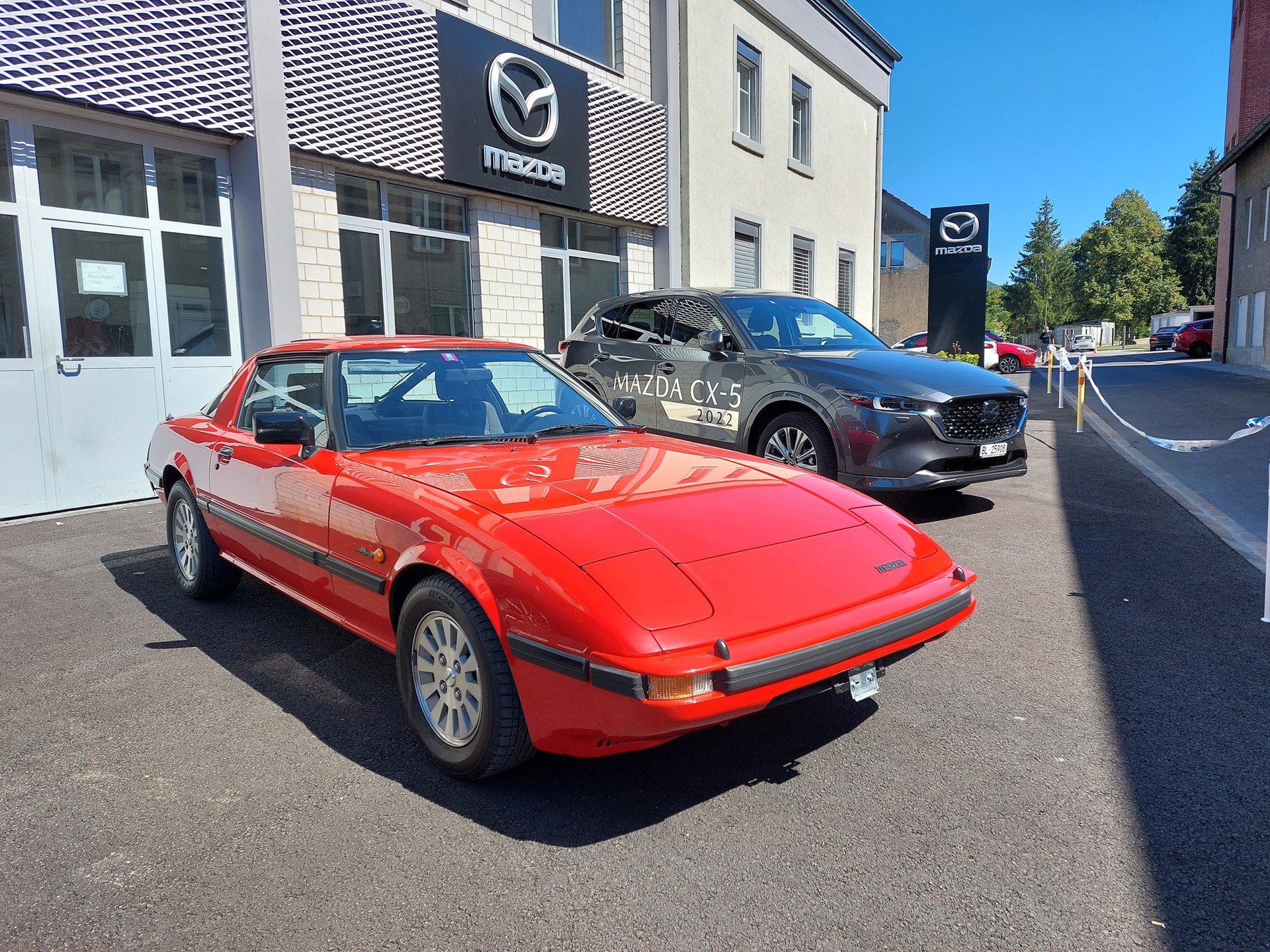 MAZDA RX-7 FB Wankel-showroom-element-2