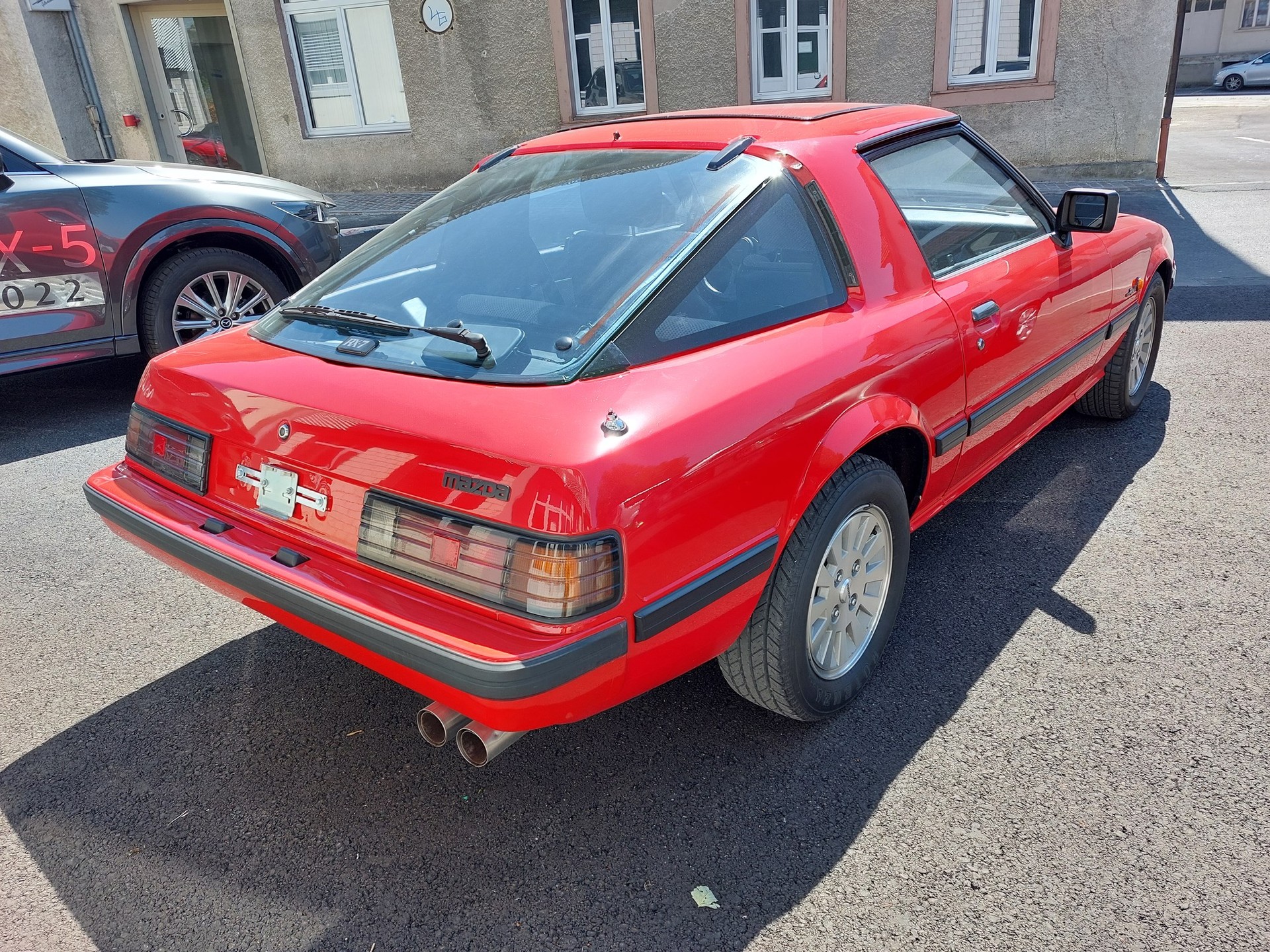 MAZDA RX-7 FB Wankel-showroom-element-1