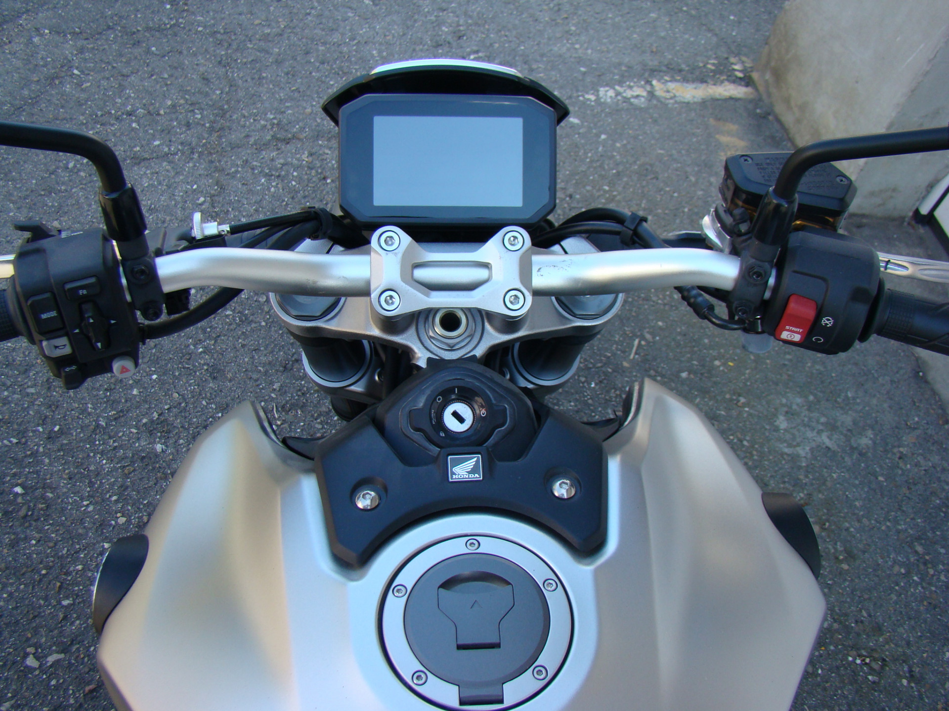 HONDA CB 1000 R-image-3