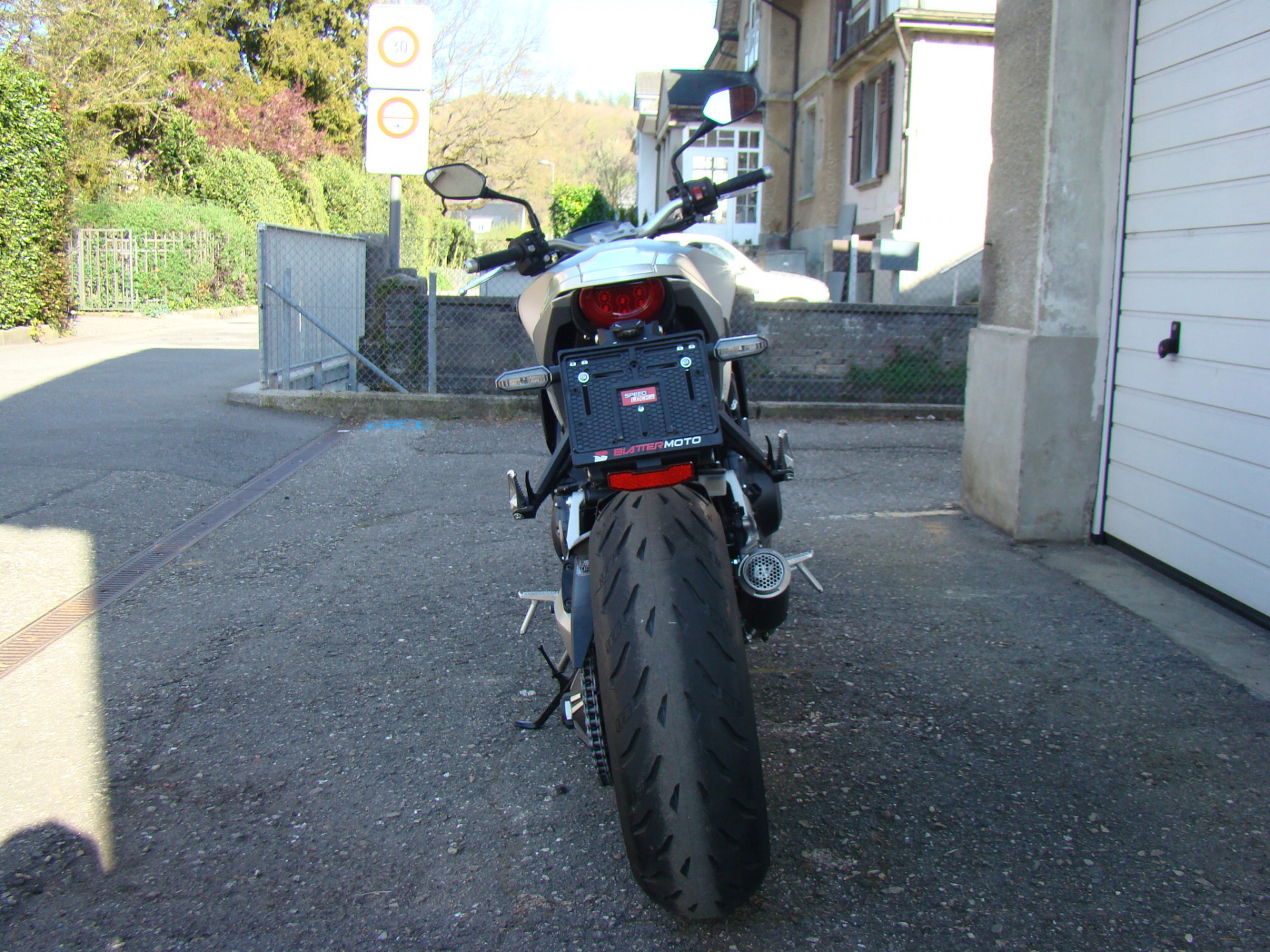 HONDA CB 1000 R-image-1