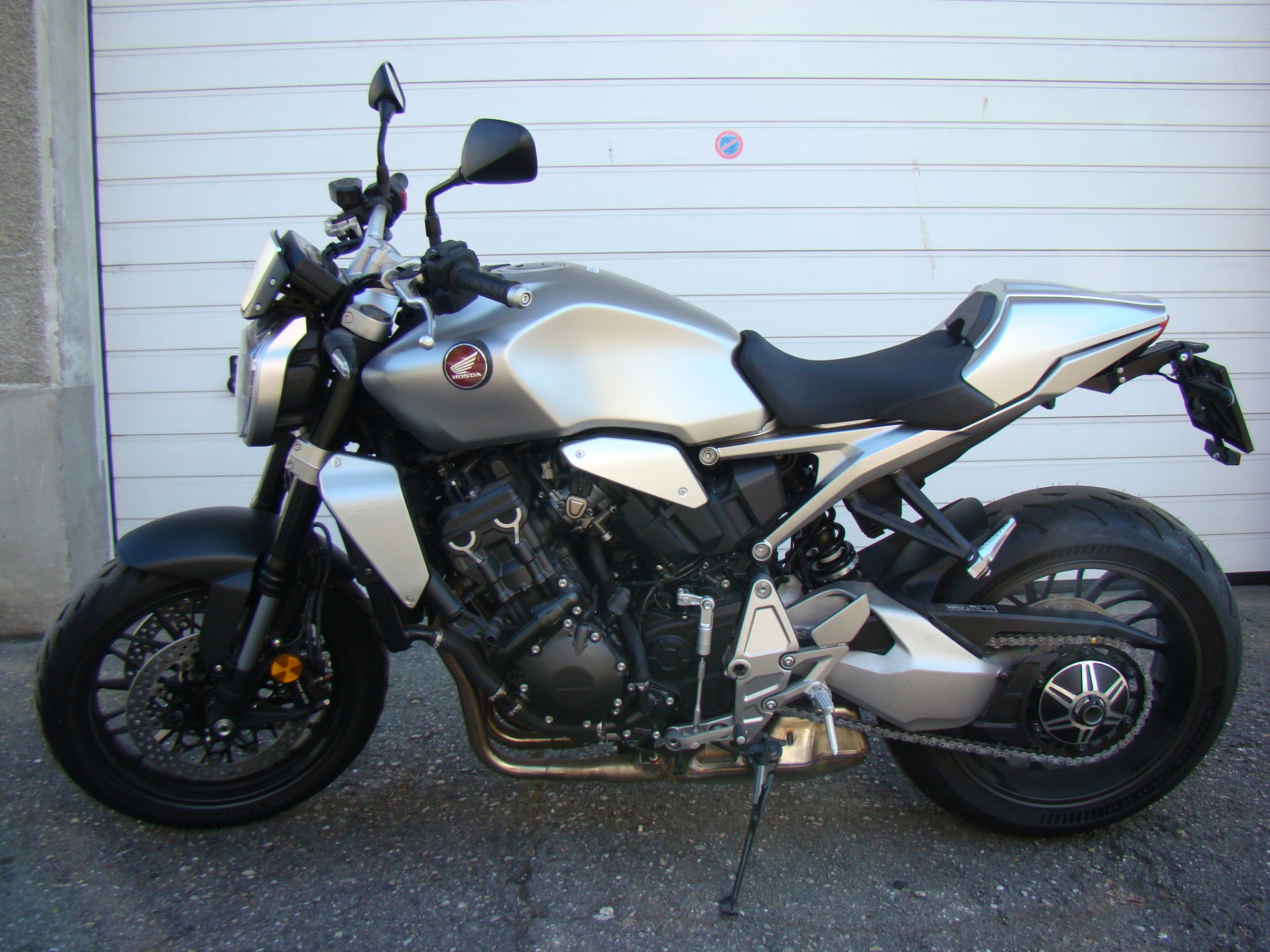 HONDA CB 1000 R