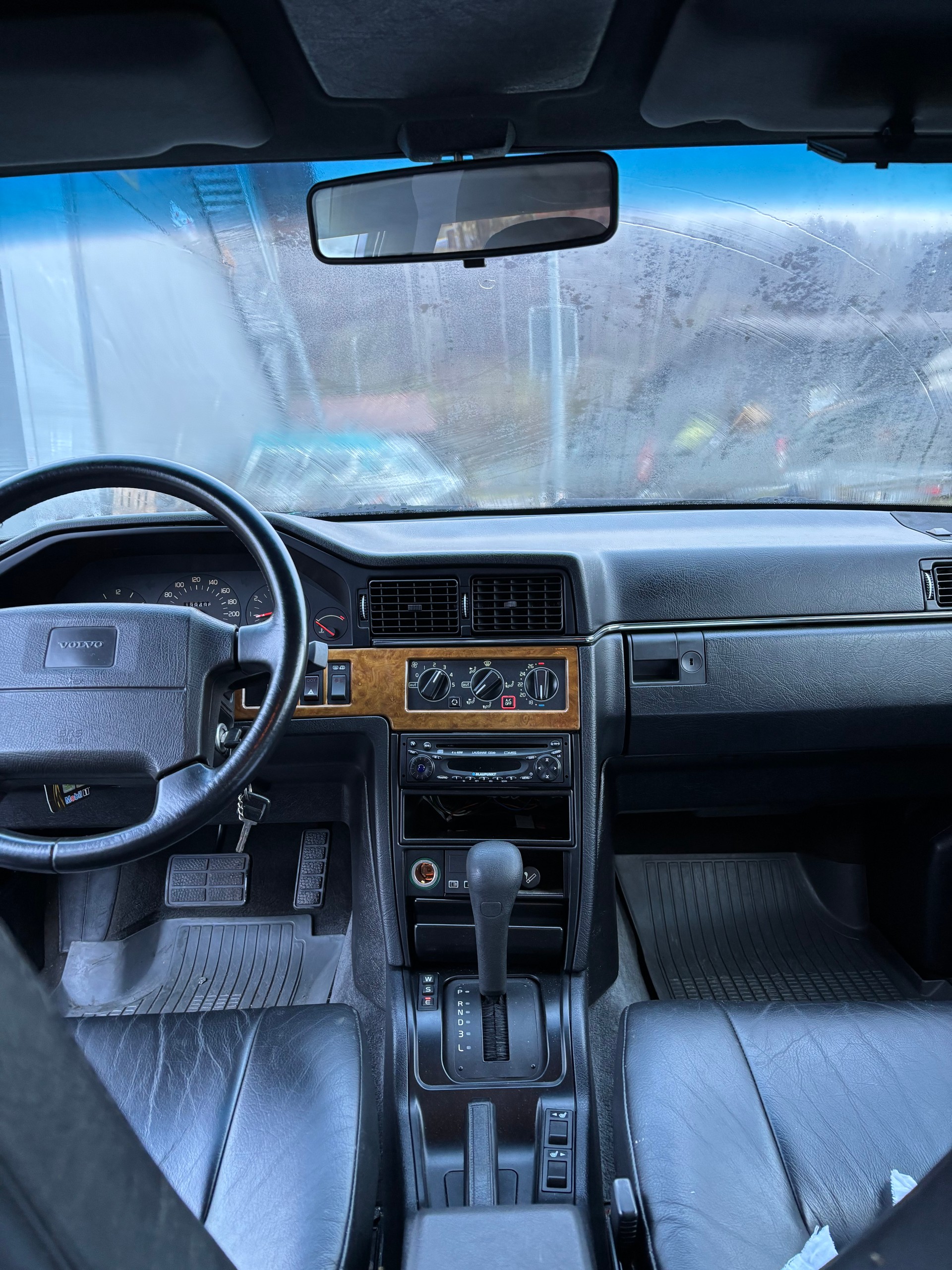 VOLVO 960-image-4