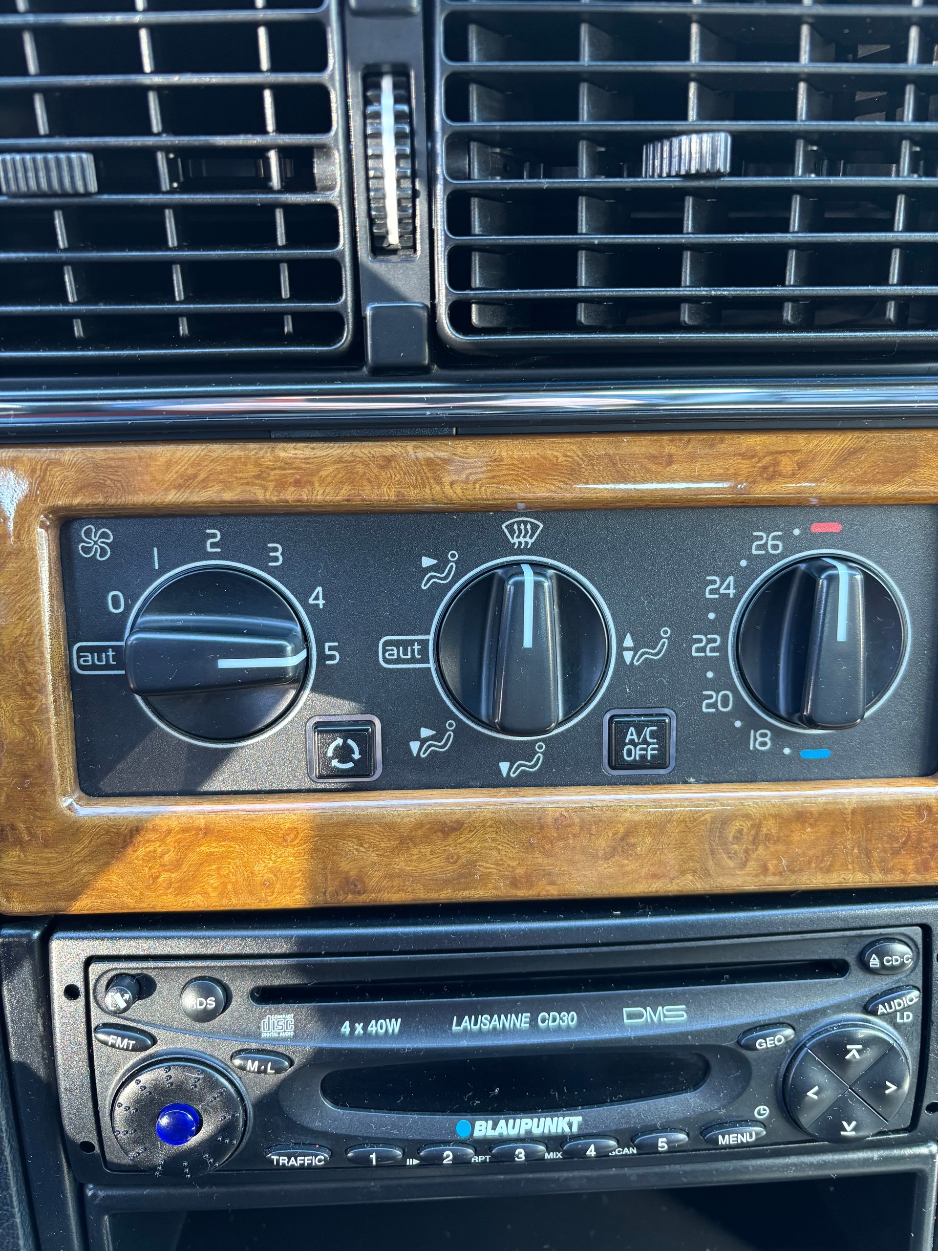 VOLVO 960-image-5