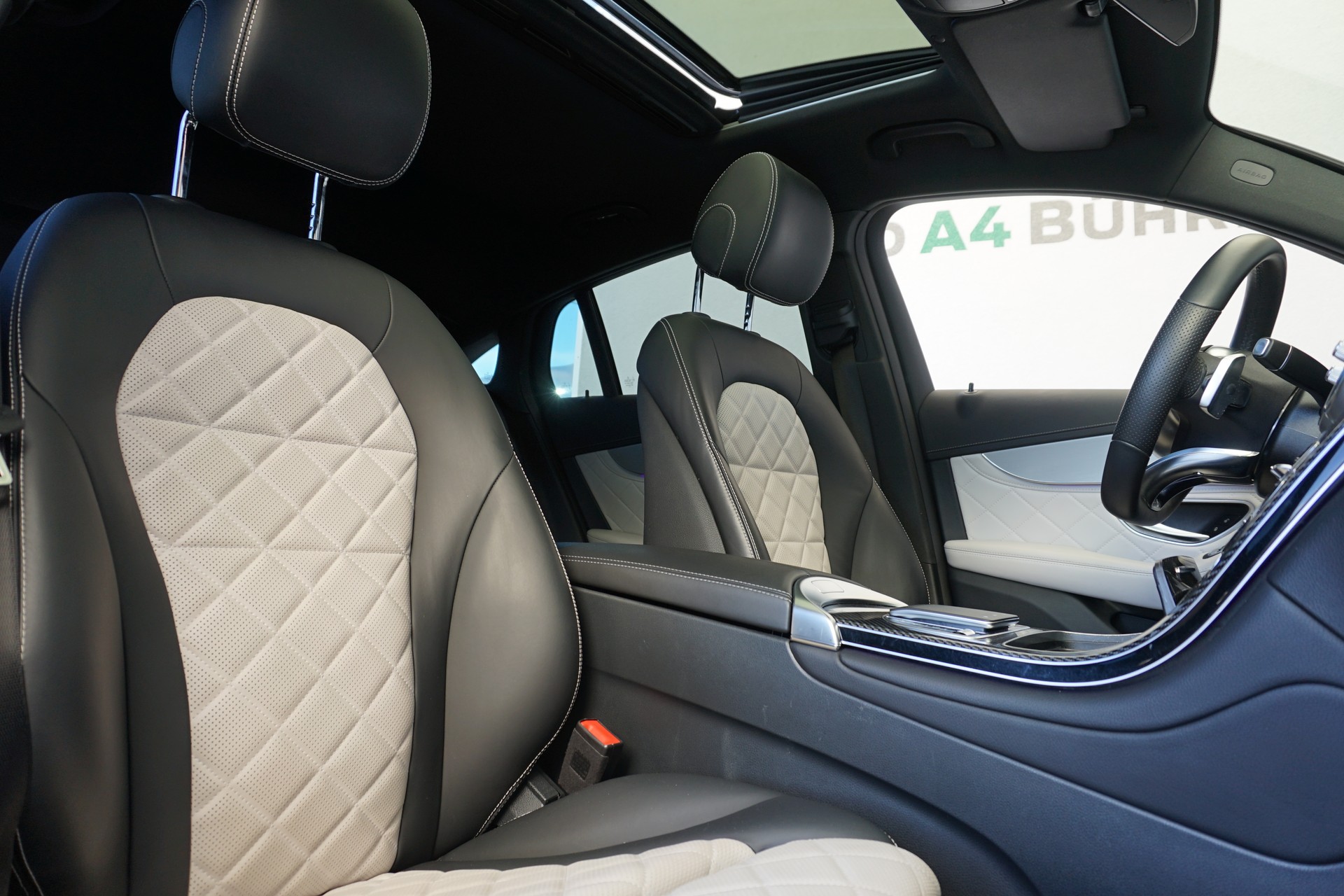 MERCEDES-BENZ GLC Coupé 400d AMGLine 4matic 3,0 V6 330PS-image-21