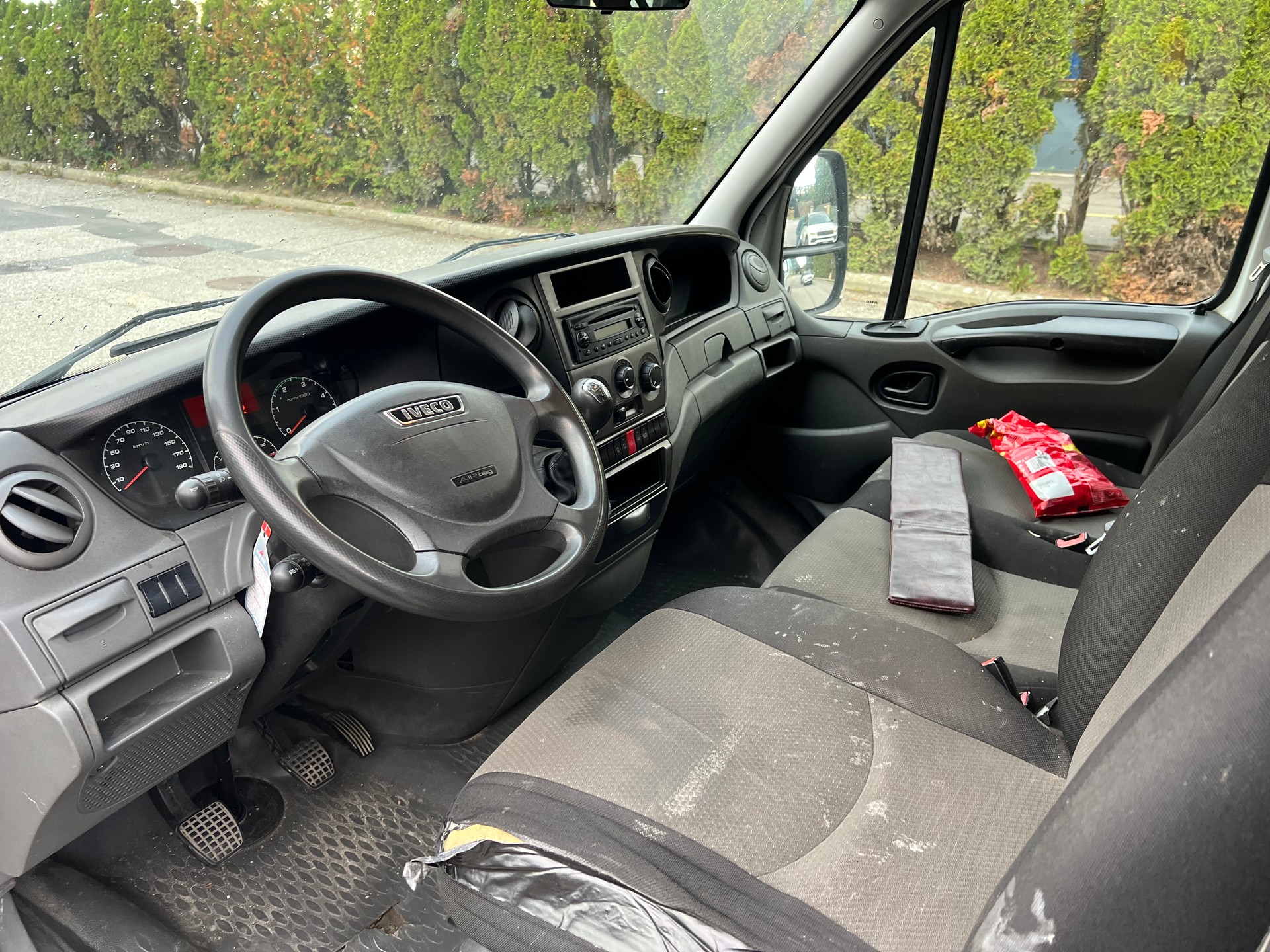 IVECO 35S15V fourgon 16m3-image-7