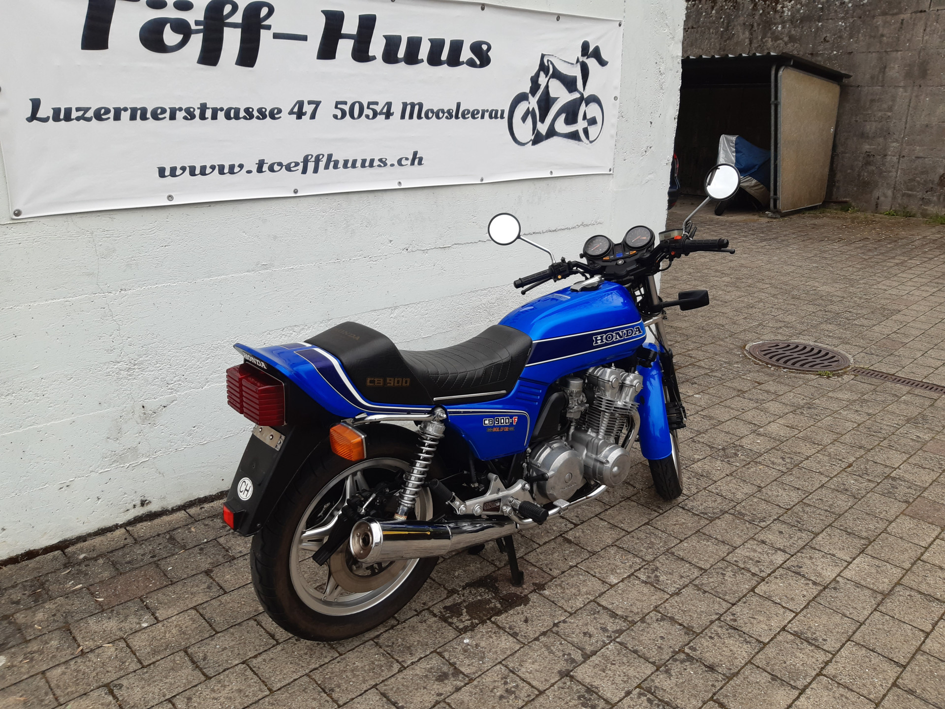 HONDA CB 900 SC 01 Boldor-showroom-element-2