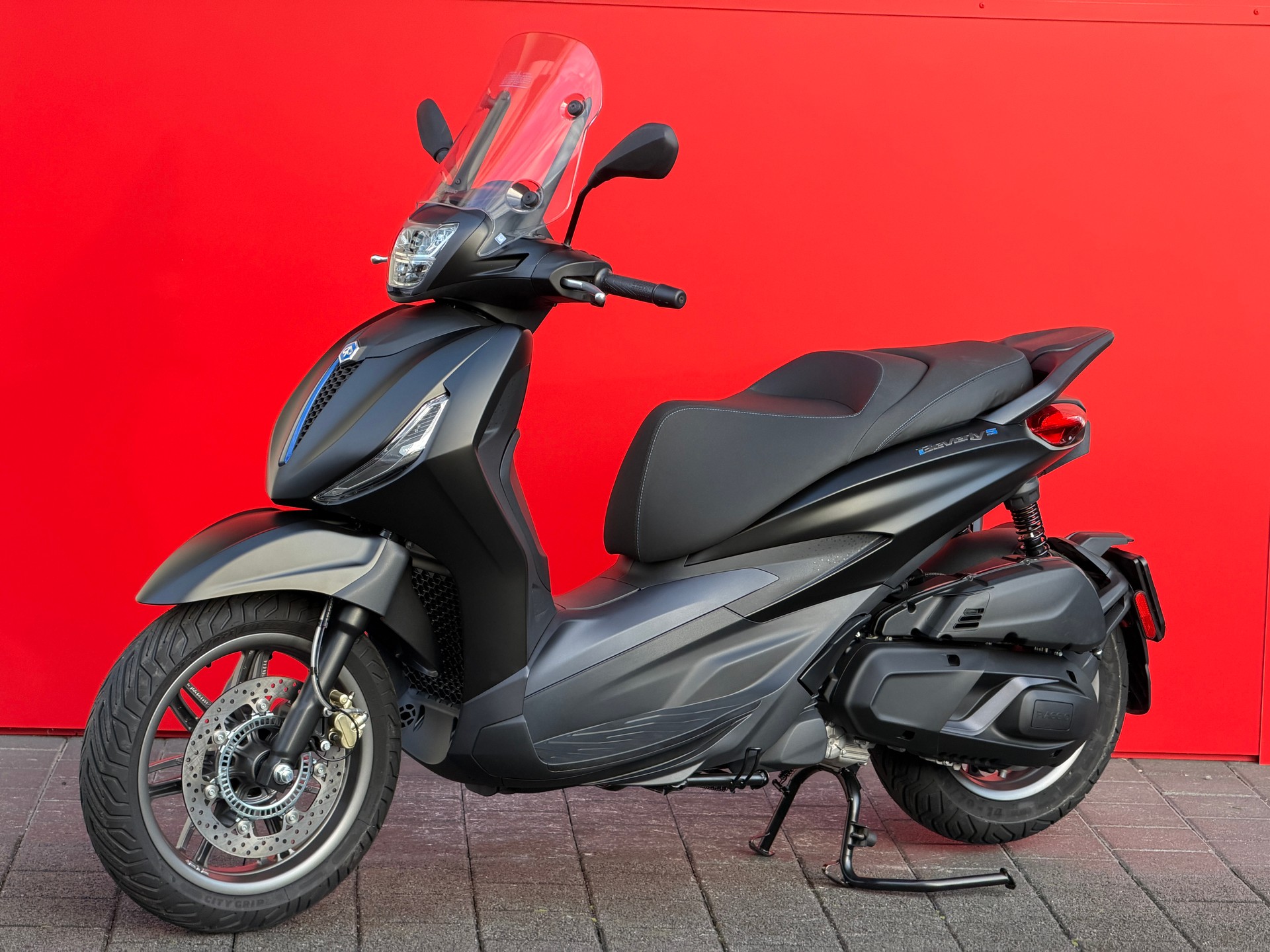PIAGGIO Beverly 400 Sport E5+-image-1