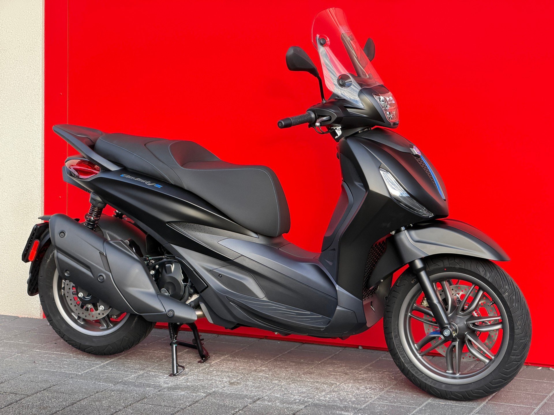 PIAGGIO Beverly 400 Sport E5+-image-2