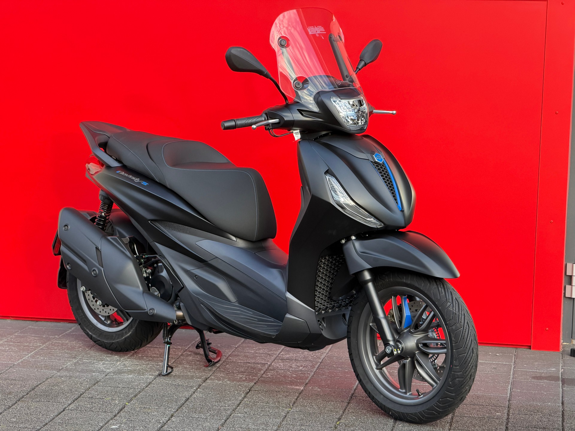 PIAGGIO Beverly 400 Sport E5+-image-8