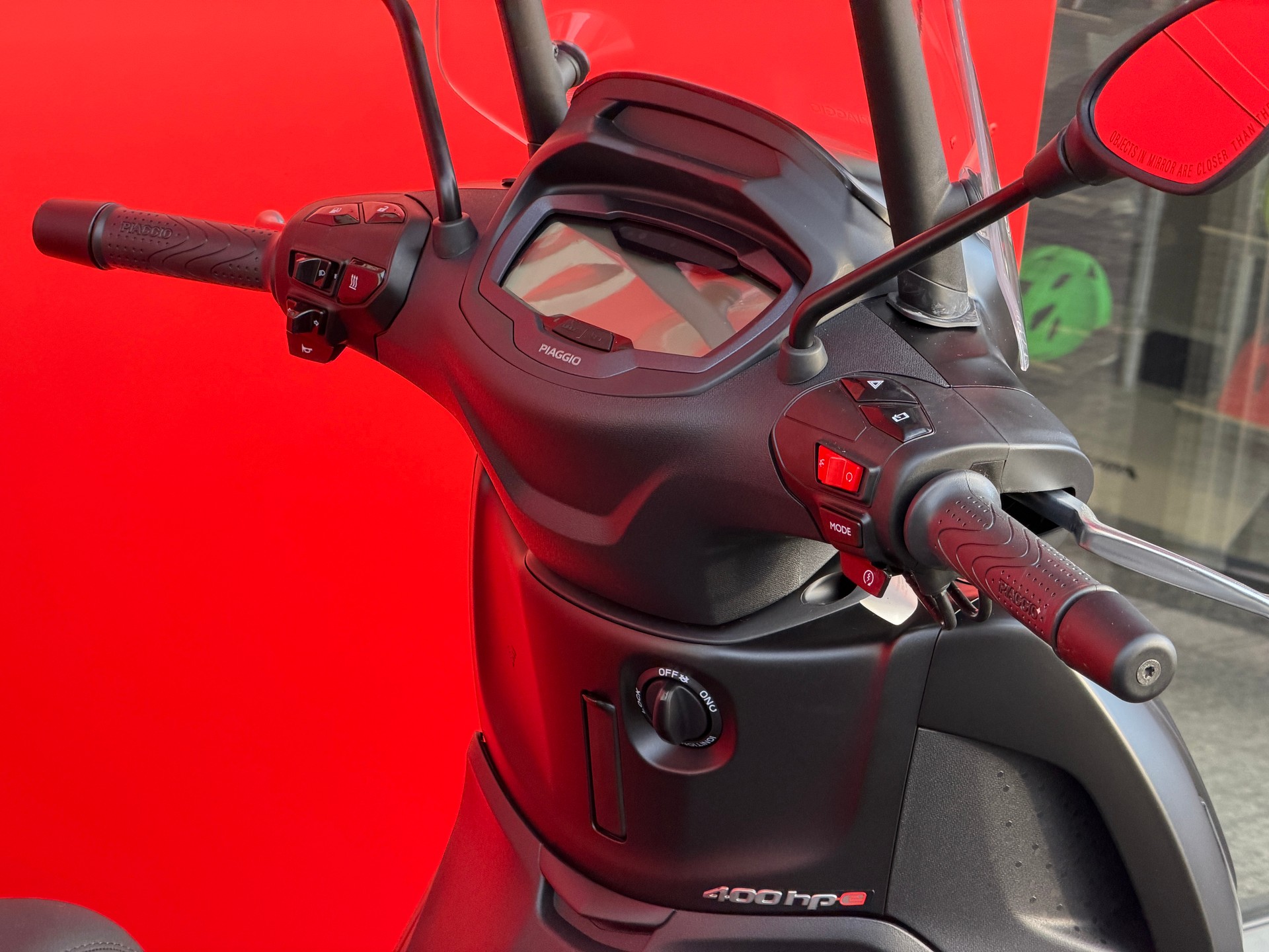 PIAGGIO Beverly 400 Sport E5+-image-4