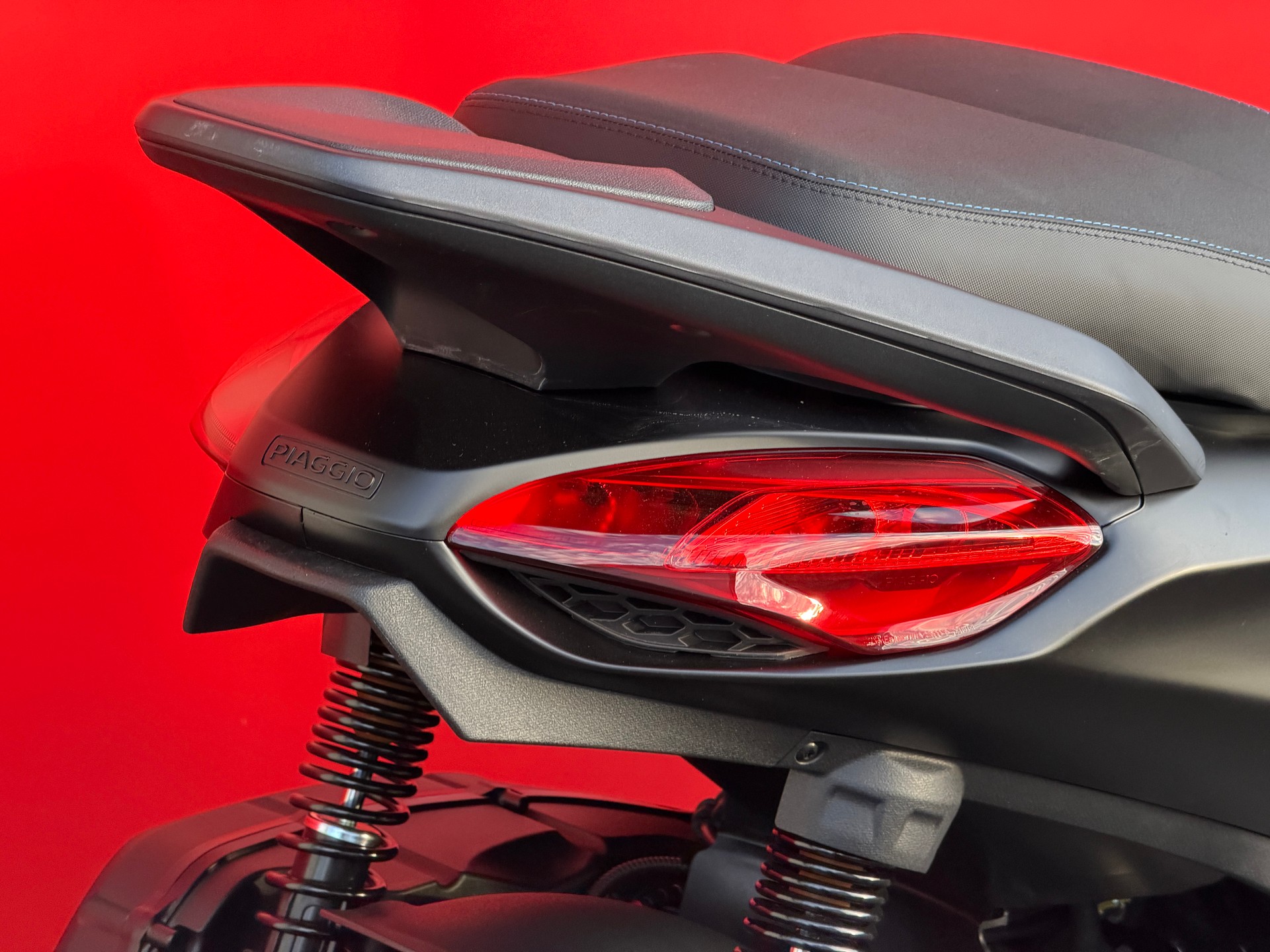 PIAGGIO Beverly 400 Sport E5+-image-6