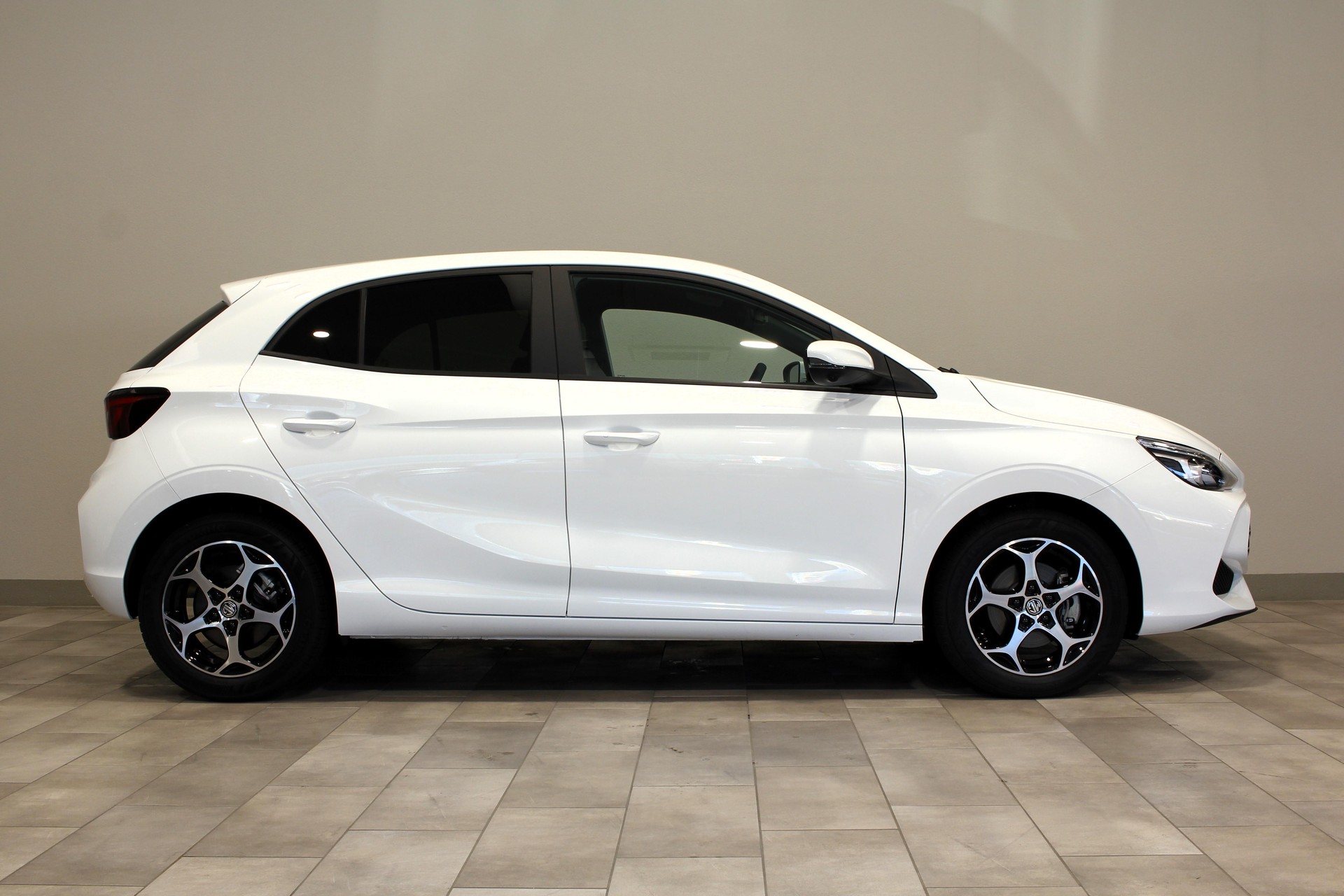 MG 3 1.5 Hybrid Luxury-image-5