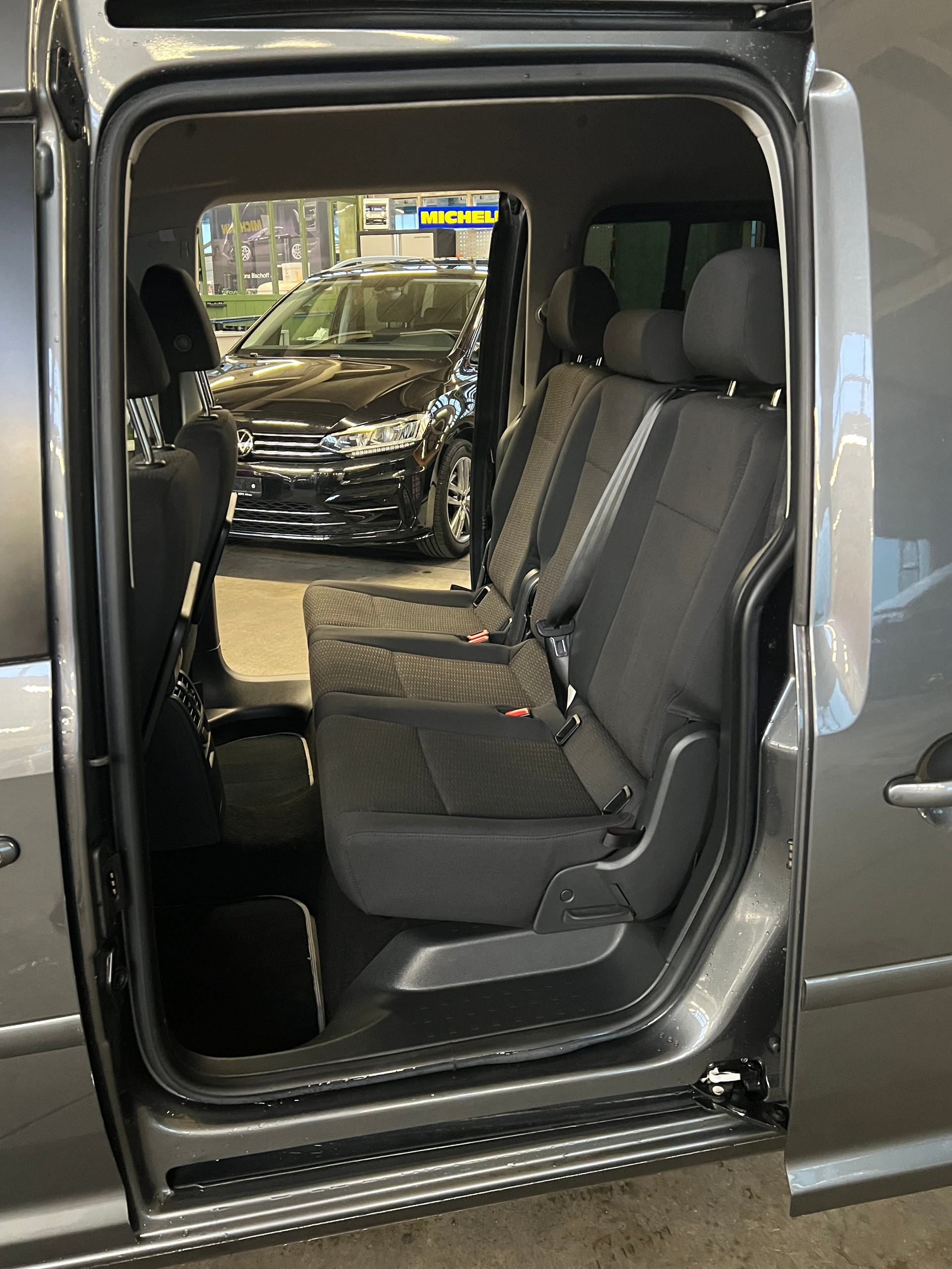 VW Caddy Maxi 2.0TDI Comfortline BlueMotion Technology DSG-image-8