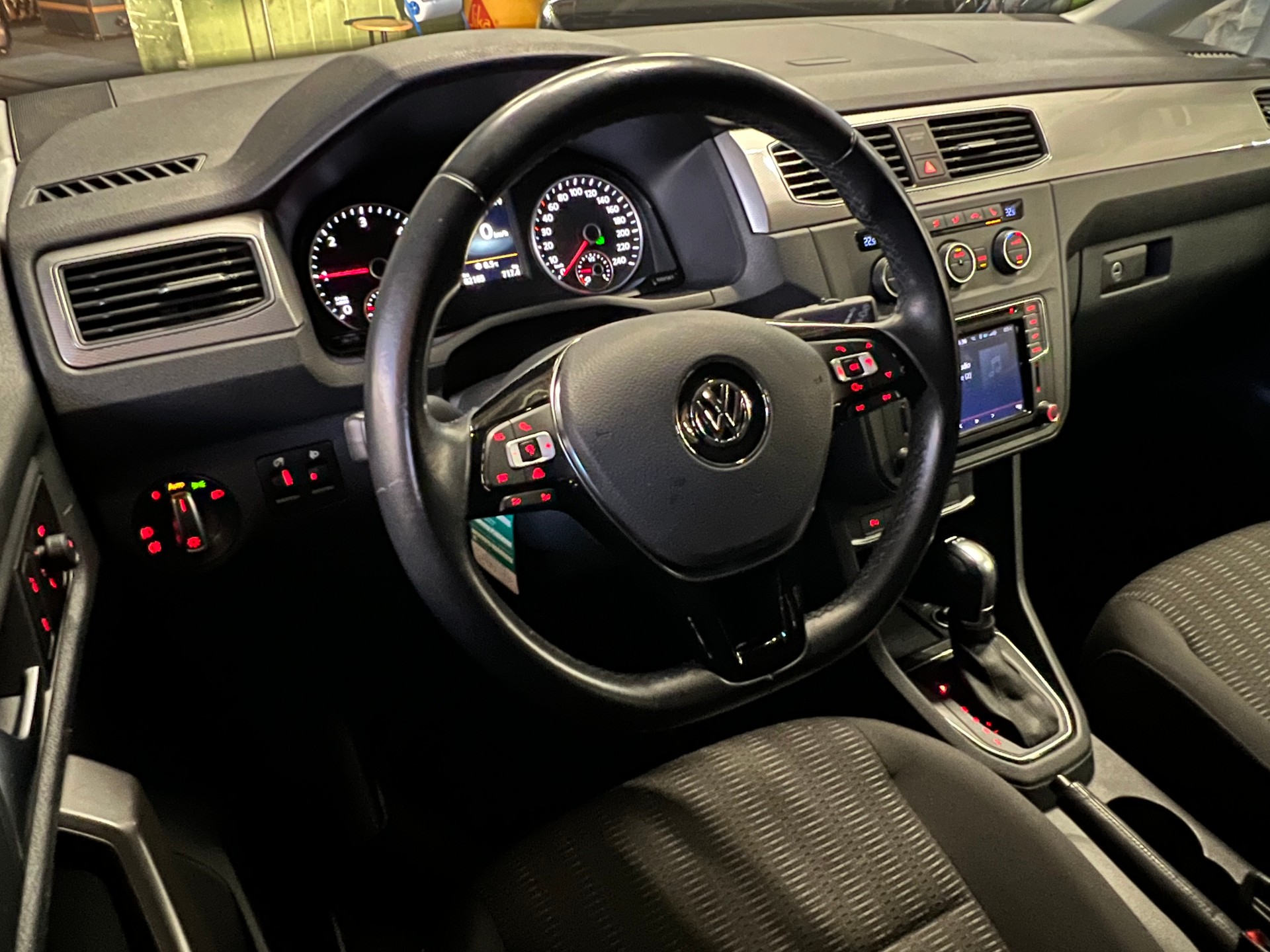 VW Caddy Maxi 2.0TDI Comfortline BlueMotion Technology DSG-showroom-element-2