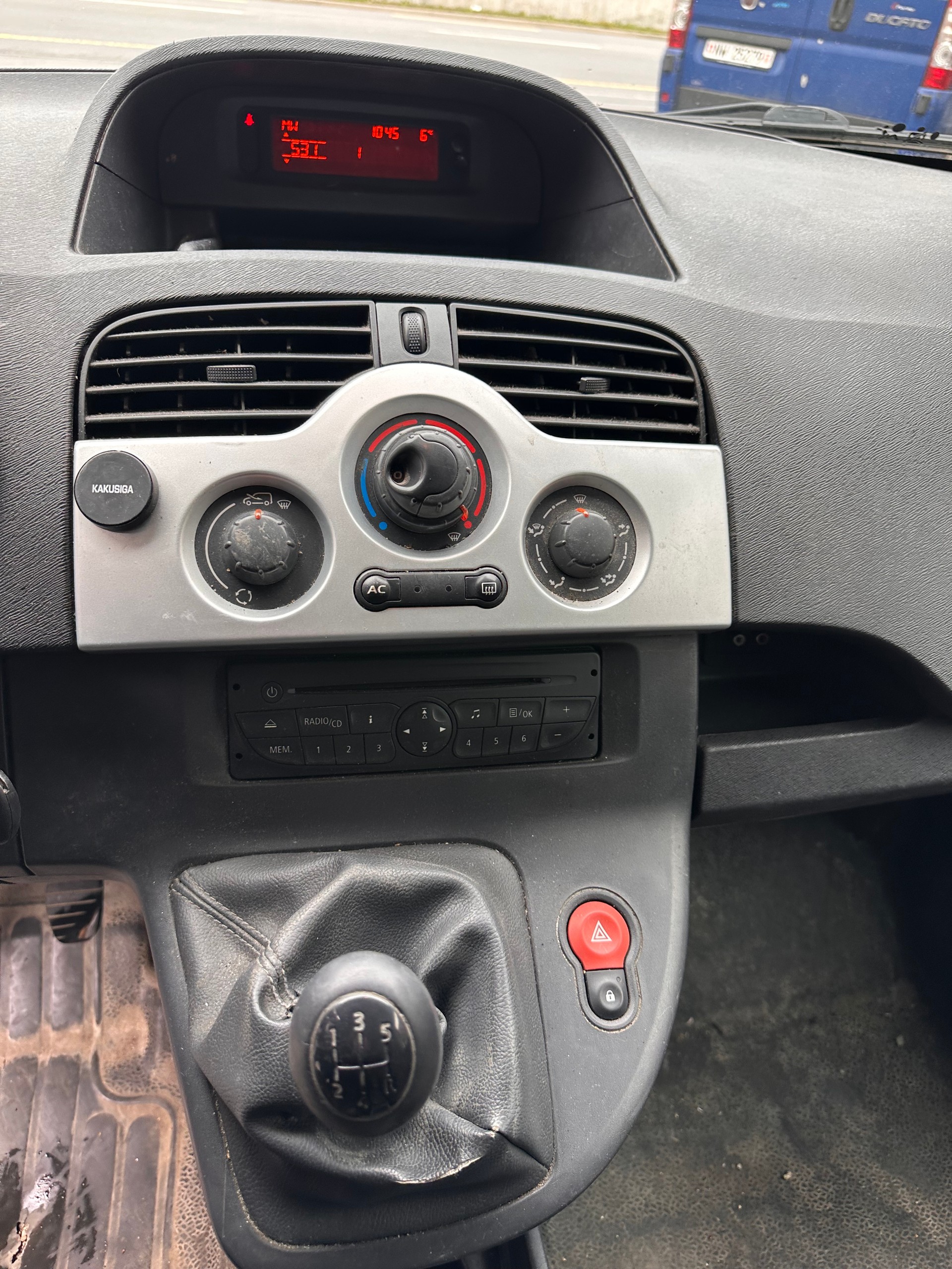 RENAULT Kangoo dCi90-image-8