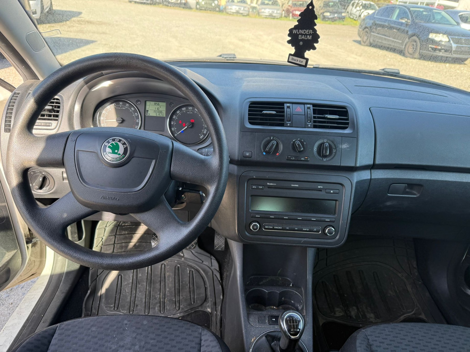 SKODA Fabia 1.6 TDI Ambition-image-7