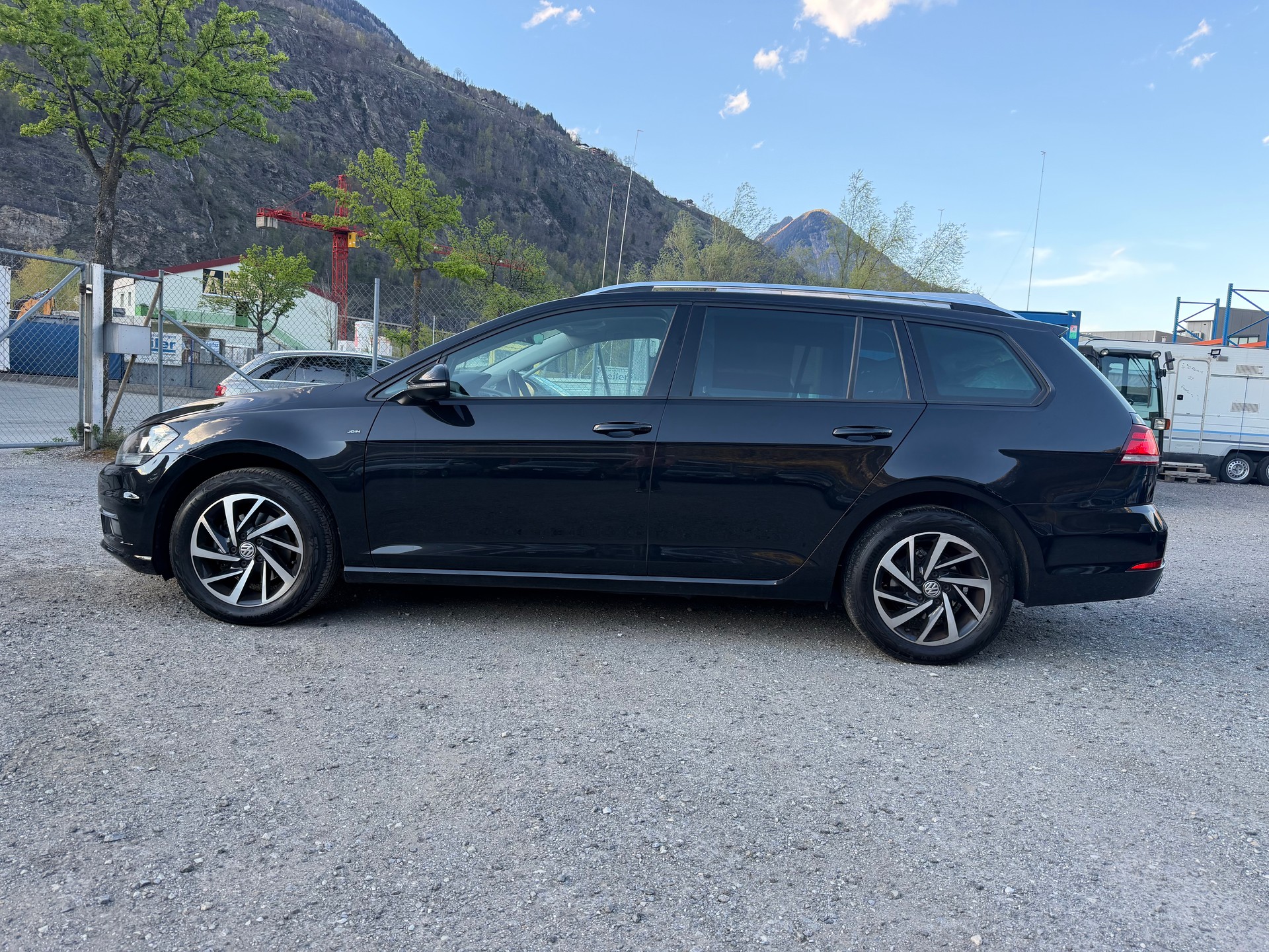 VW Golf 7 1.6 tdi-showroom-element-1