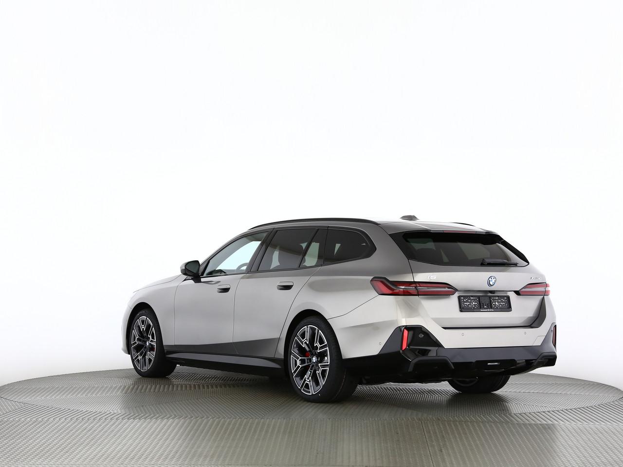 BMW i5 xDrive40 Touring-image-9