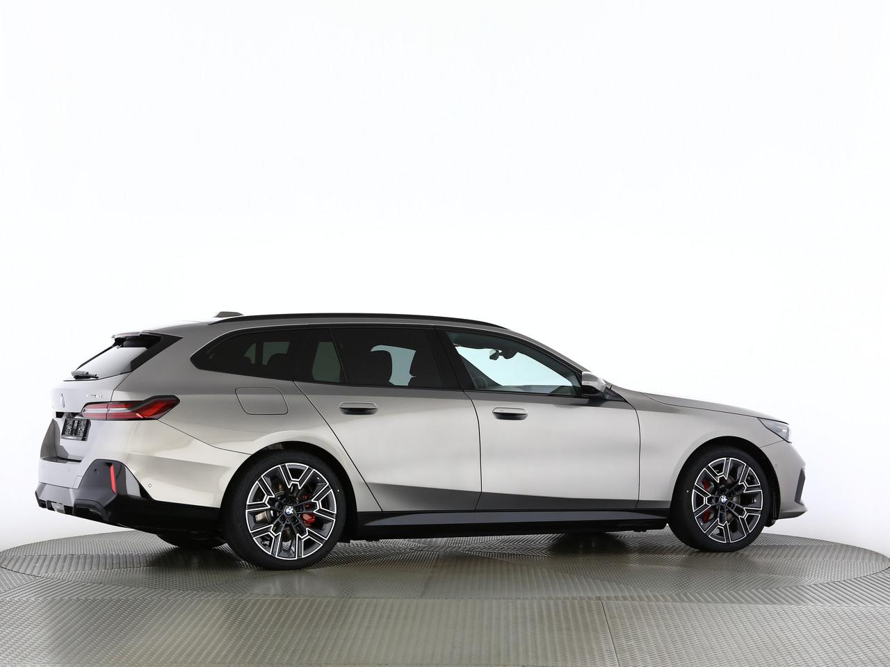 BMW i5 xDrive40 Touring-image-15