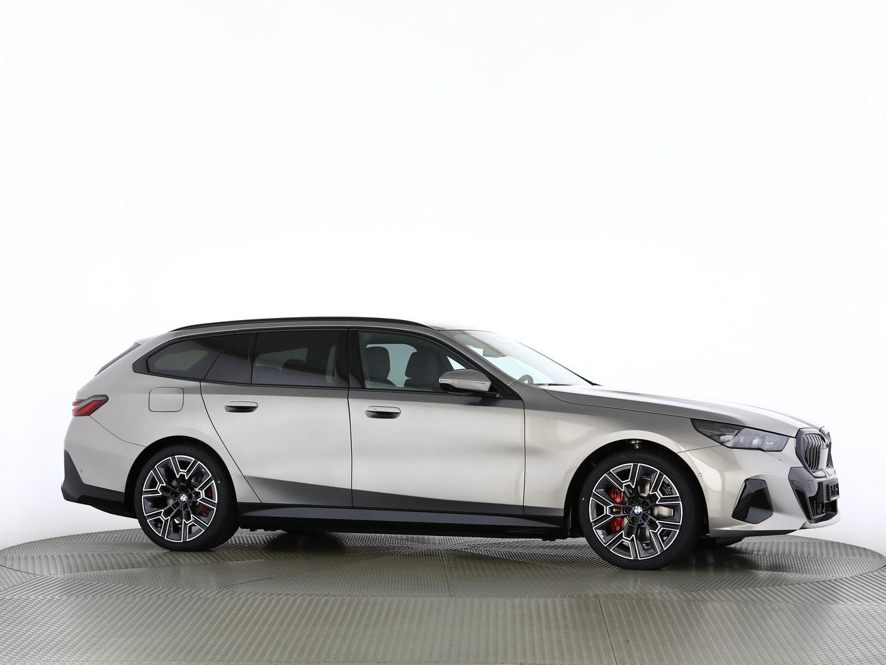 BMW i5 xDrive40 Touring-image-18