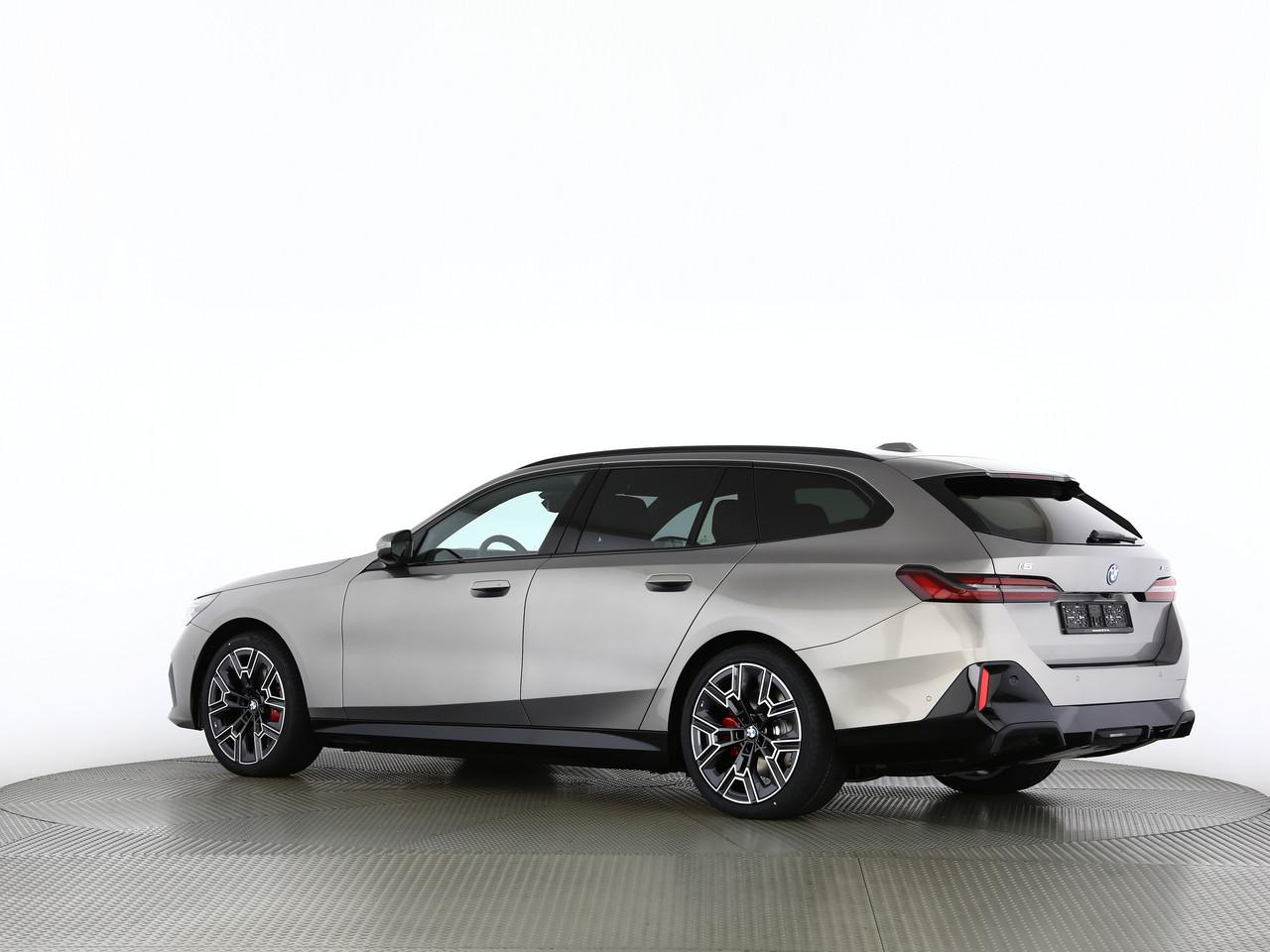 BMW i5 xDrive40 Touring-image-8
