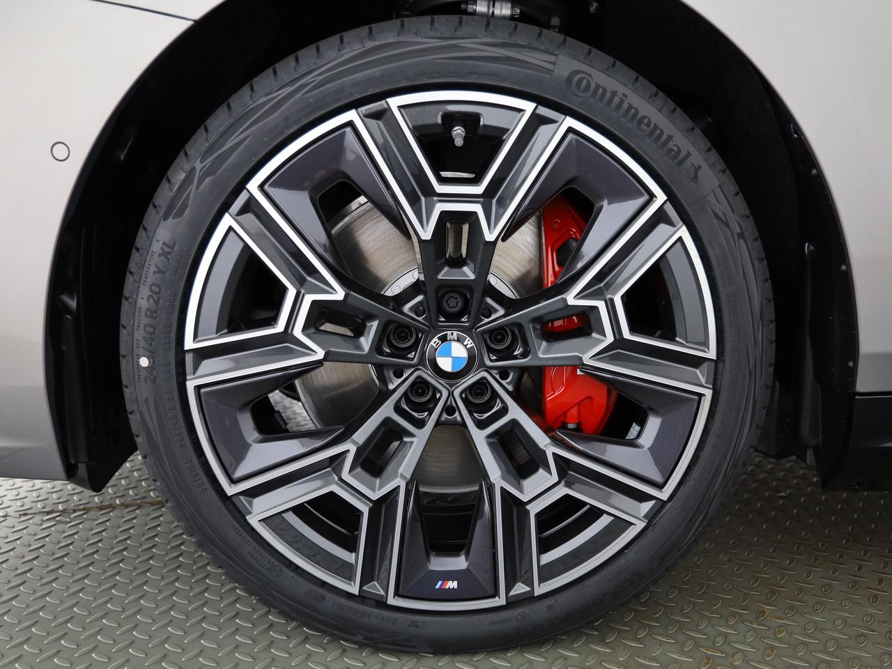 BMW i5 xDrive40 Touring-image-27