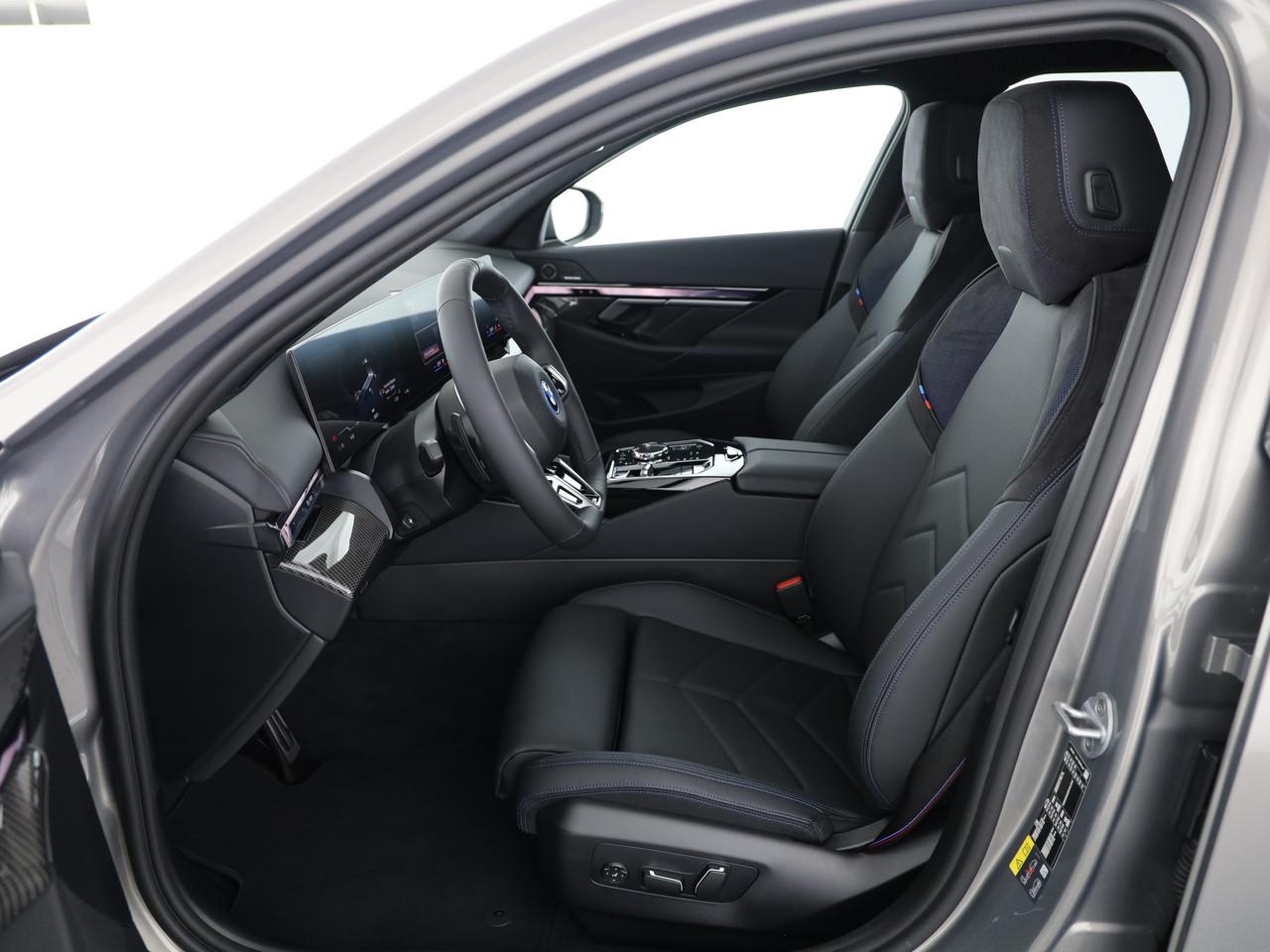 BMW i5 xDrive40 Touring-image-25