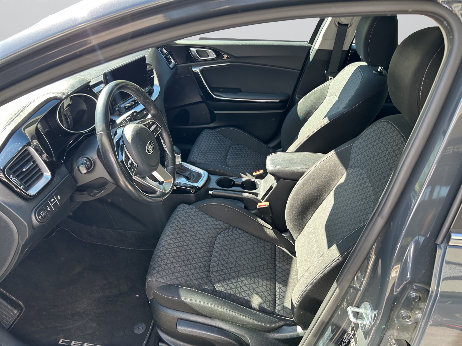 KIA Ceed 1.5T-GDi MHEV PowDCT-image-4