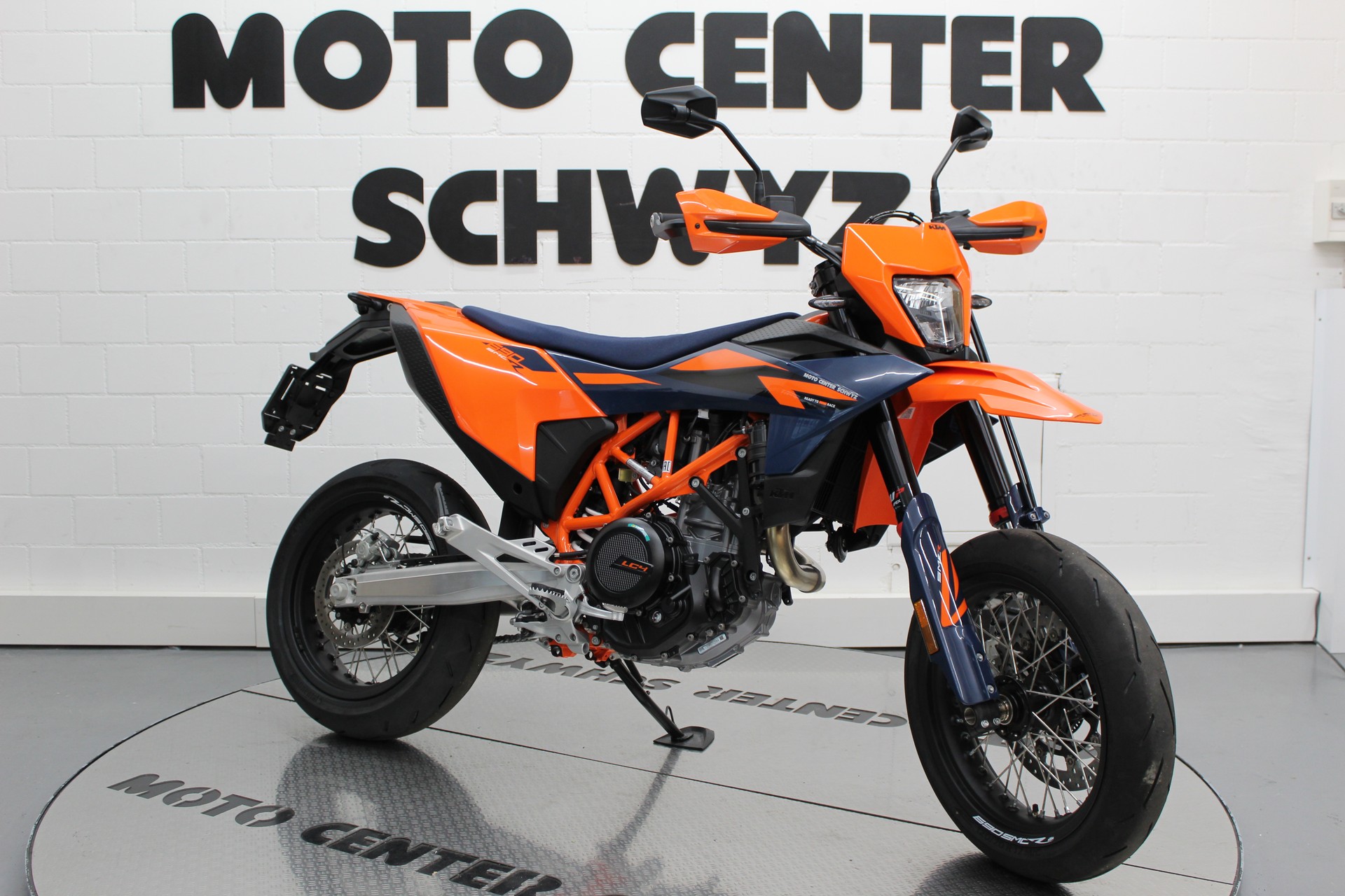 KTM 690 SMC R-image-1