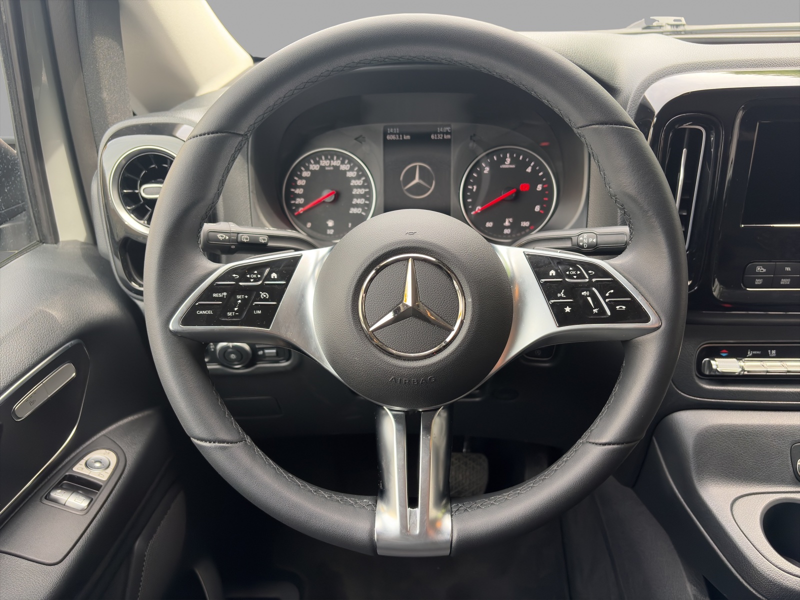 MERCEDES-BENZ Vito 116 CDI Lang Tourer Family 9G-Tronic 4M Select-image-7