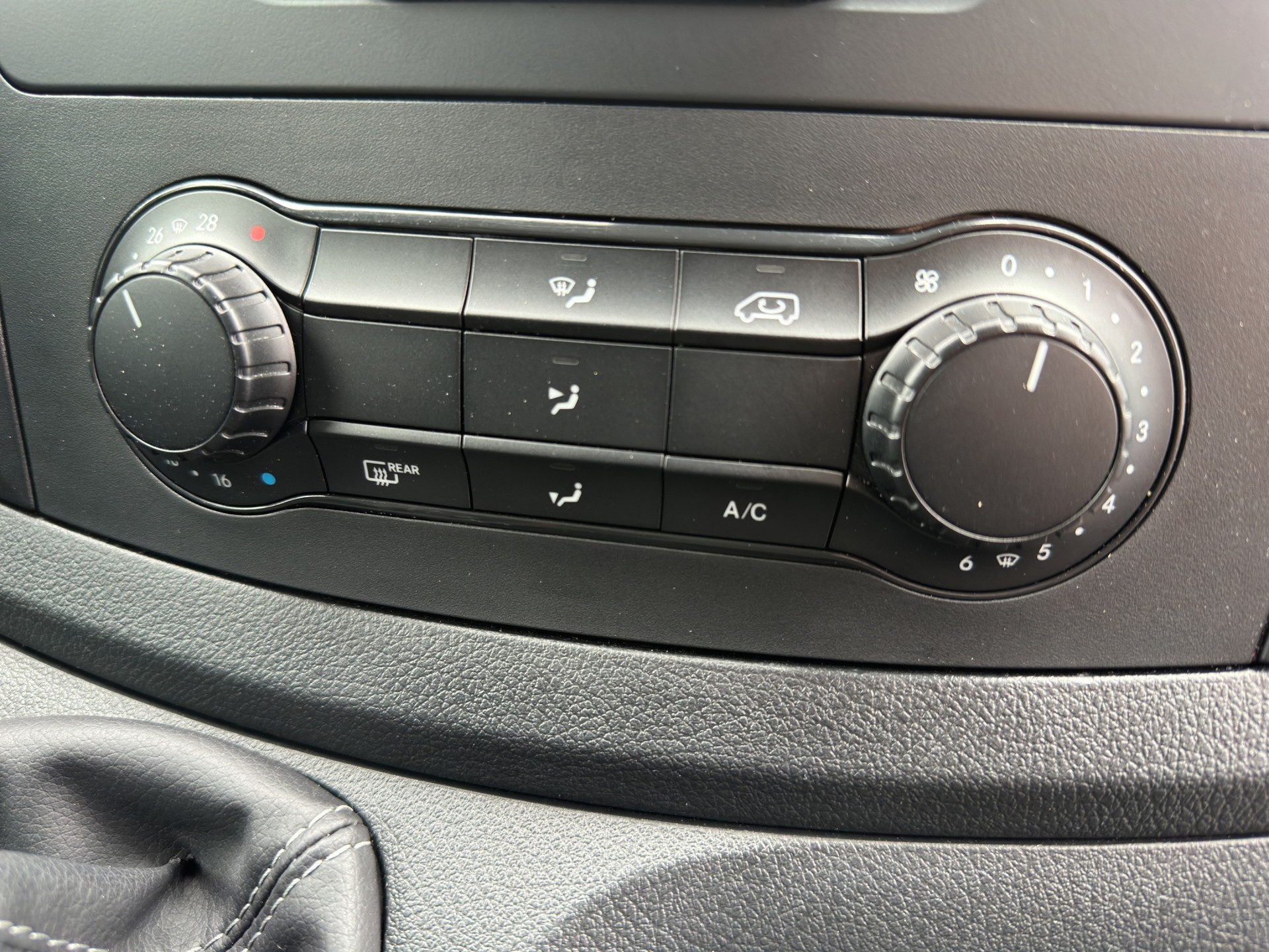 MERCEDES-BENZ Vito 116 CDI Base-image-13