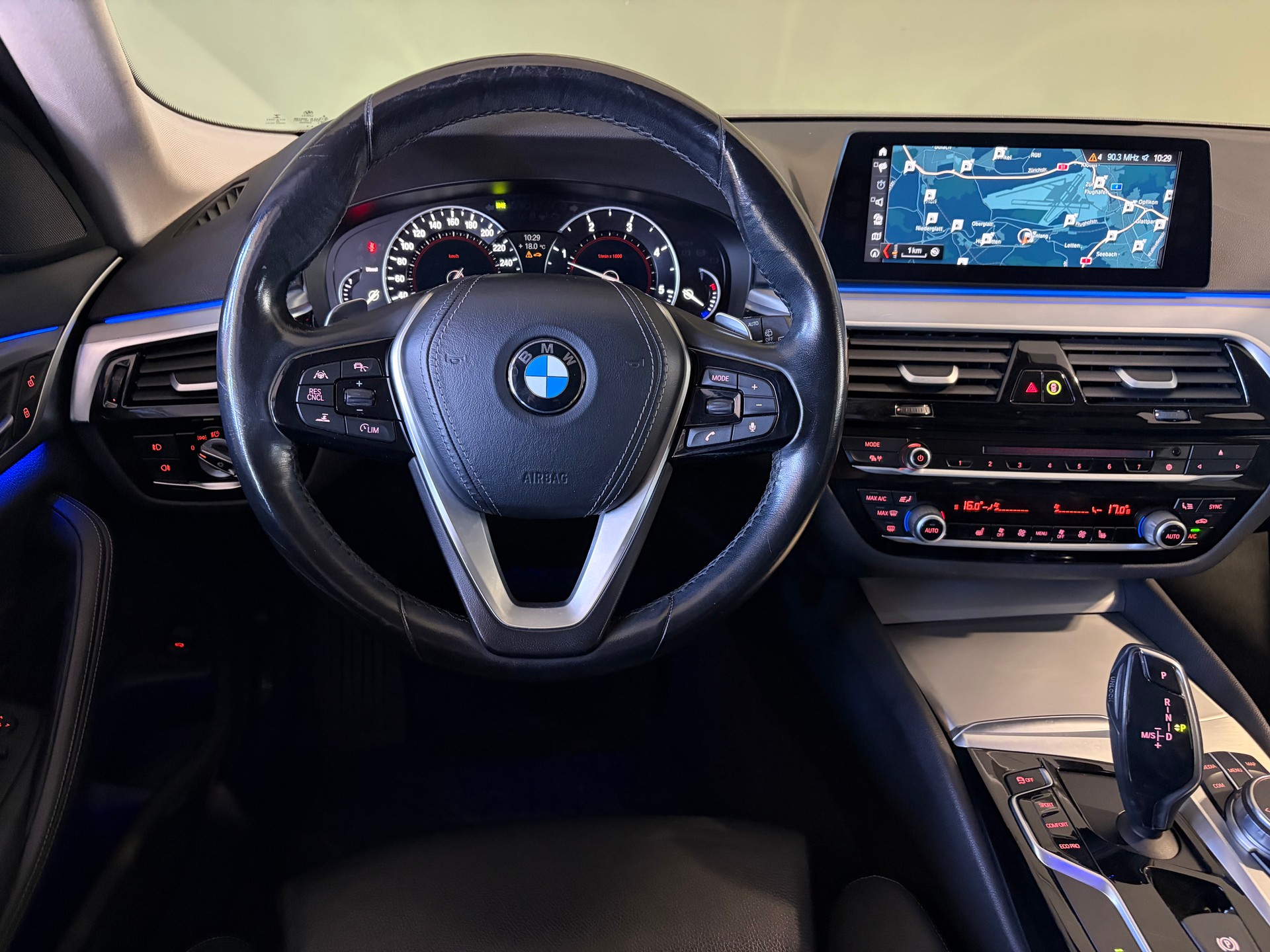 BMW 530d xDrive Touring Sport Line Steptronic * CH-Fahrzeug *-image-20