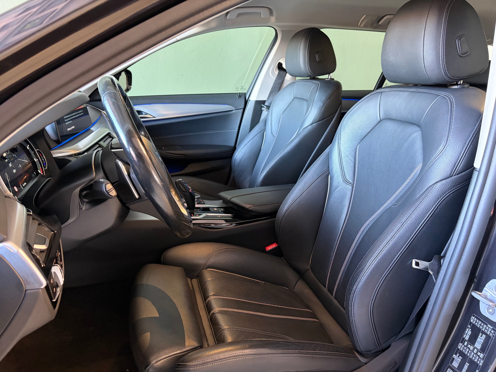 BMW 530d xDrive Touring Sport Line Steptronic * CH-Fahrzeug *-image-5