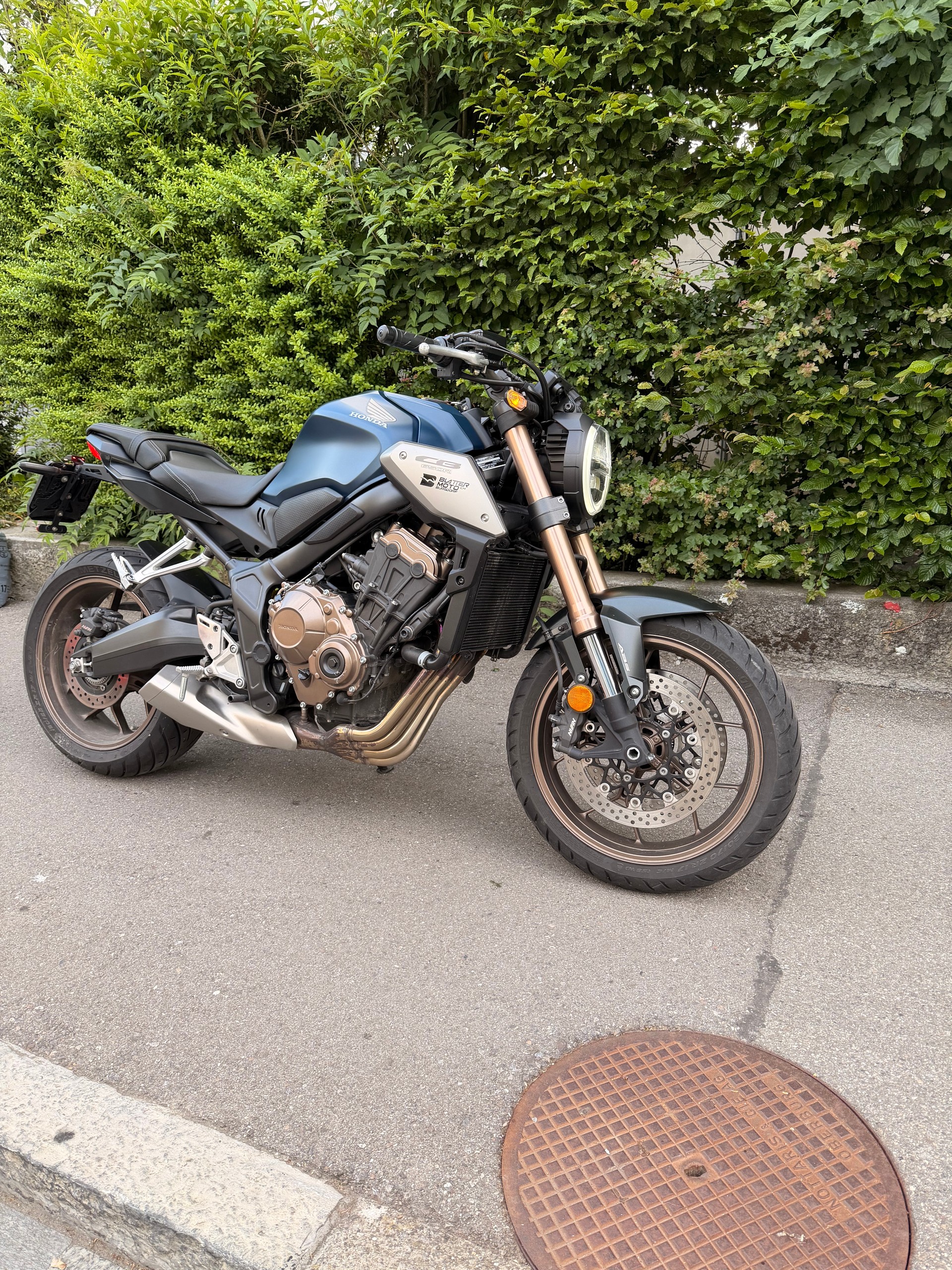HONDA CB 650 R ABS-image-1