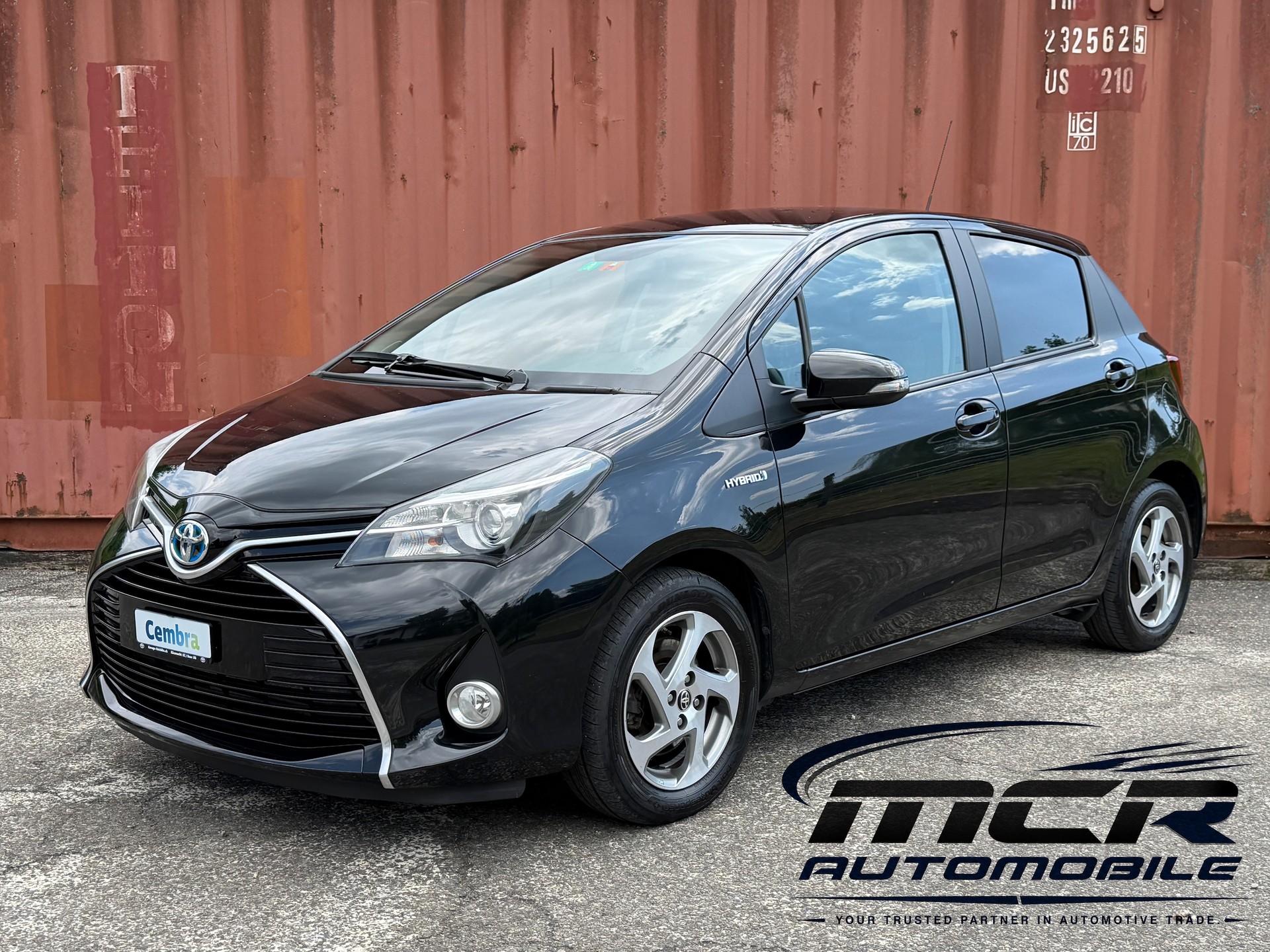 TOYOTA Yaris 1.5 VVT-i HSD Trend