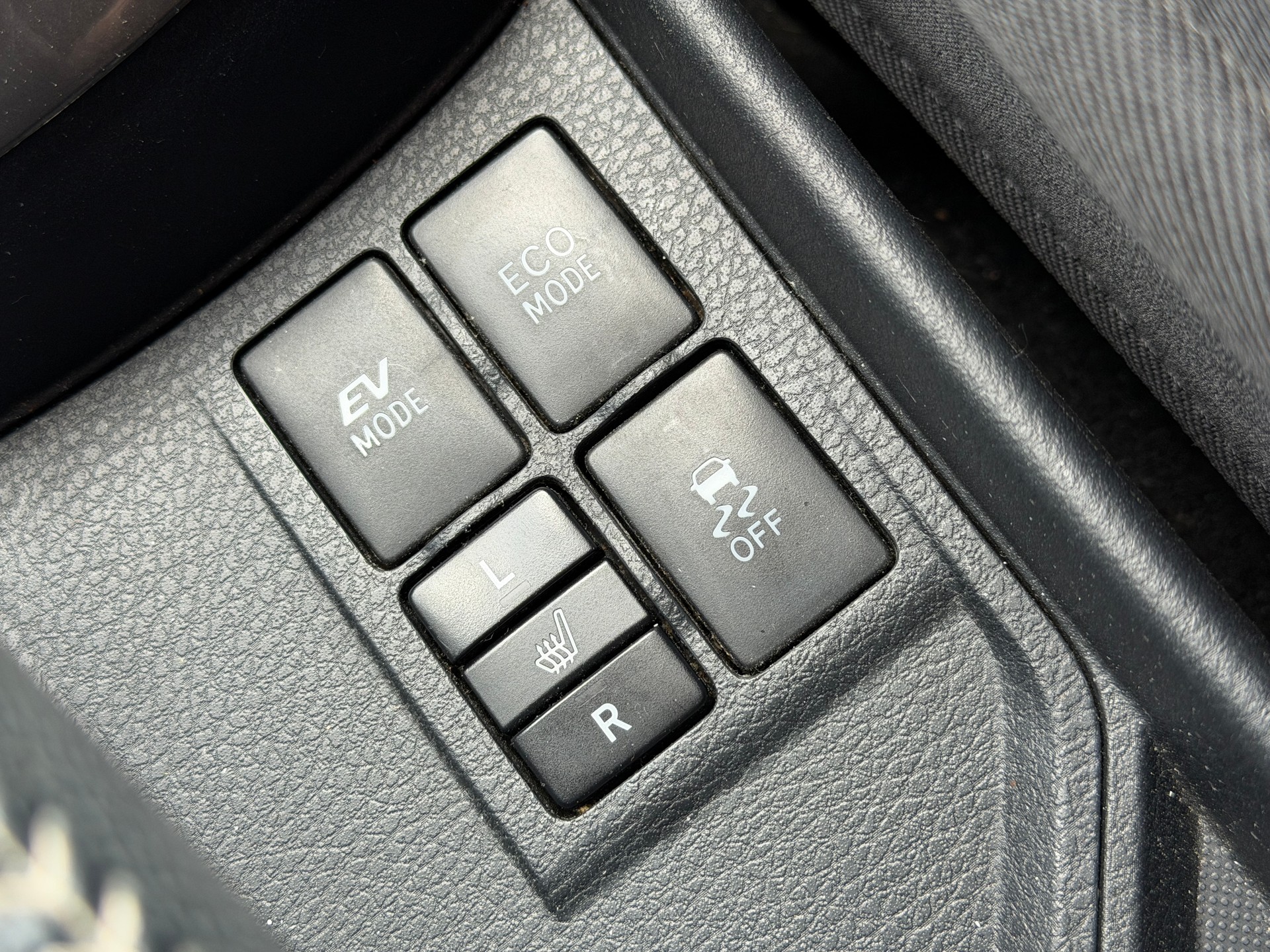 TOYOTA Yaris 1.5 VVT-i HSD Trend-image-17