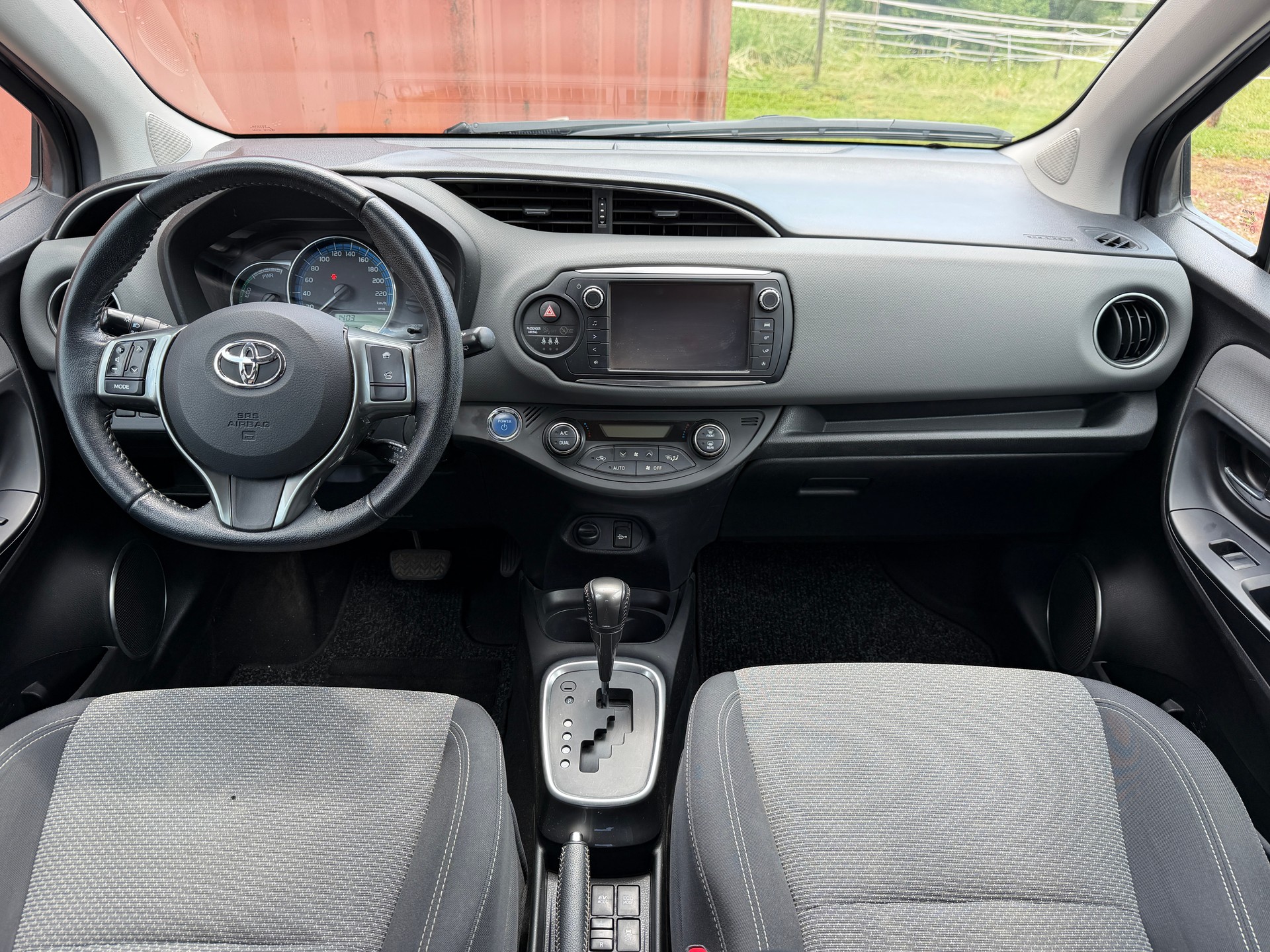 TOYOTA Yaris 1.5 VVT-i HSD Trend-image-10