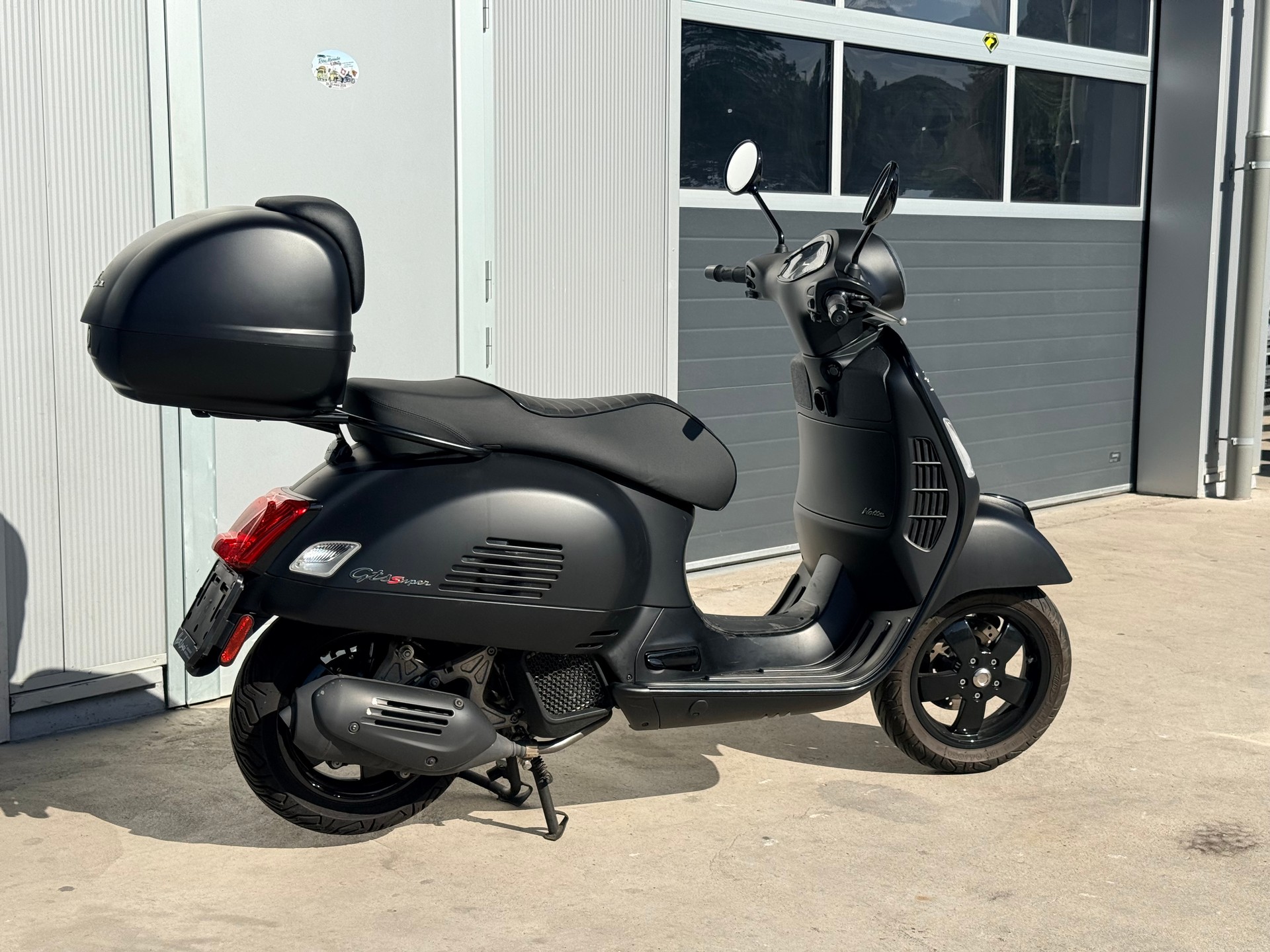 PIAGGIO Vespa GTS 125 i.e ABS-image-2