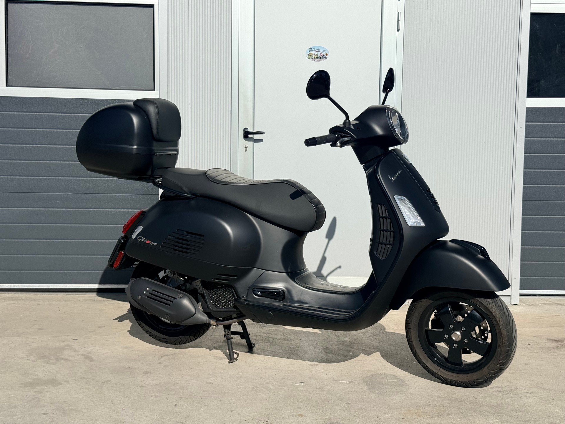 PIAGGIO Vespa GTS 125 i.e ABS-image-0