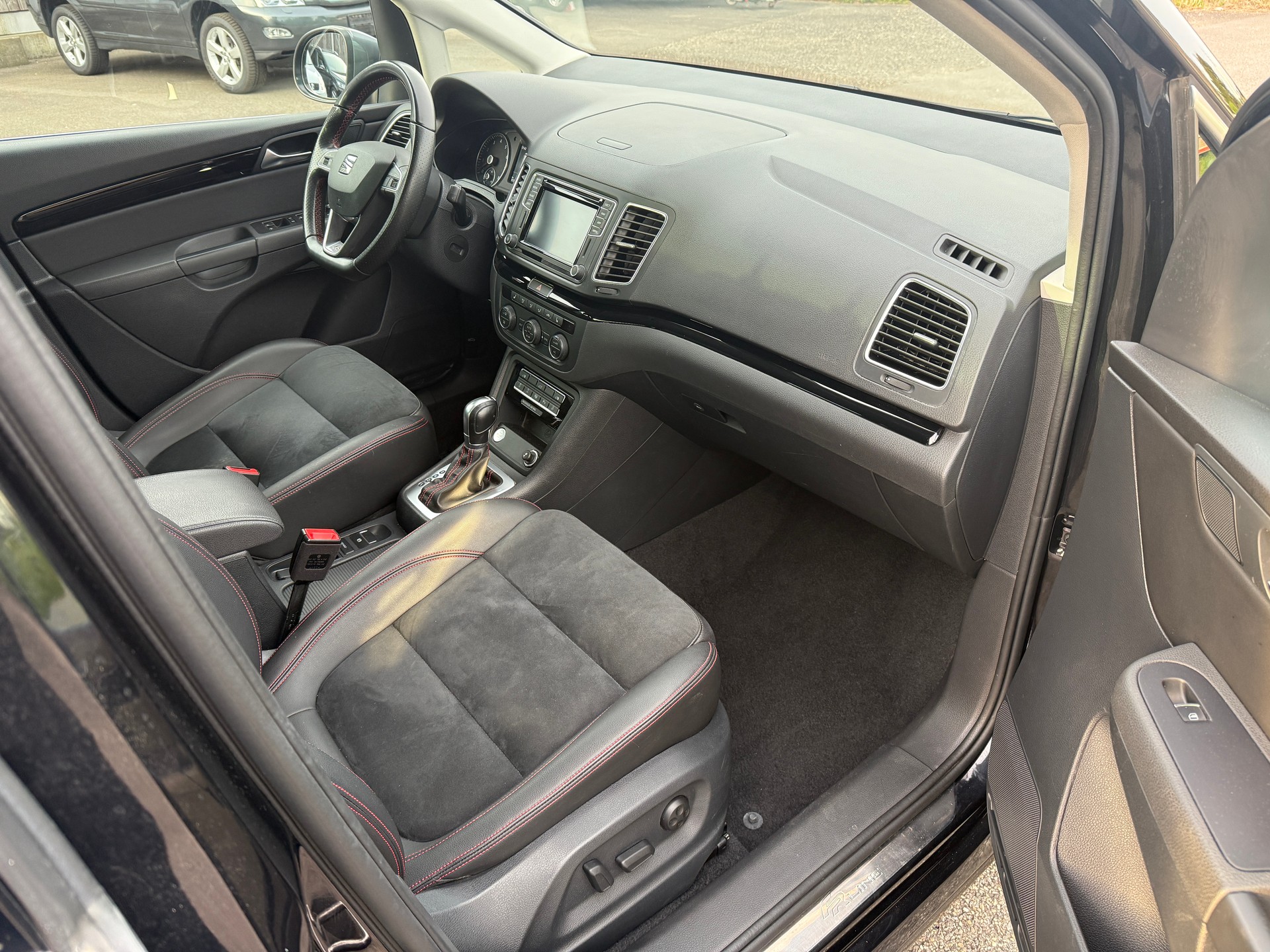 SEAT Alhambra 1.4 TSI DSG SWISS FR2-image-8