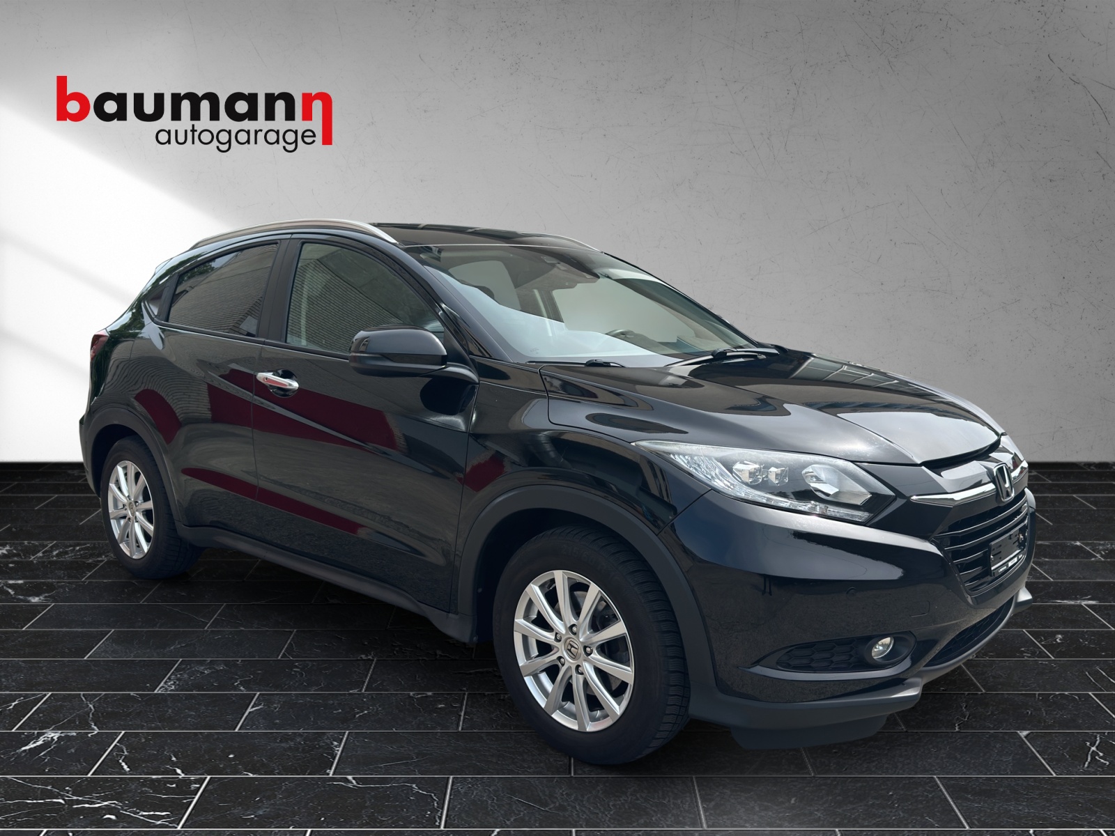 HONDA HR-V 1.6i-DTEC Executive-showroom-element-1