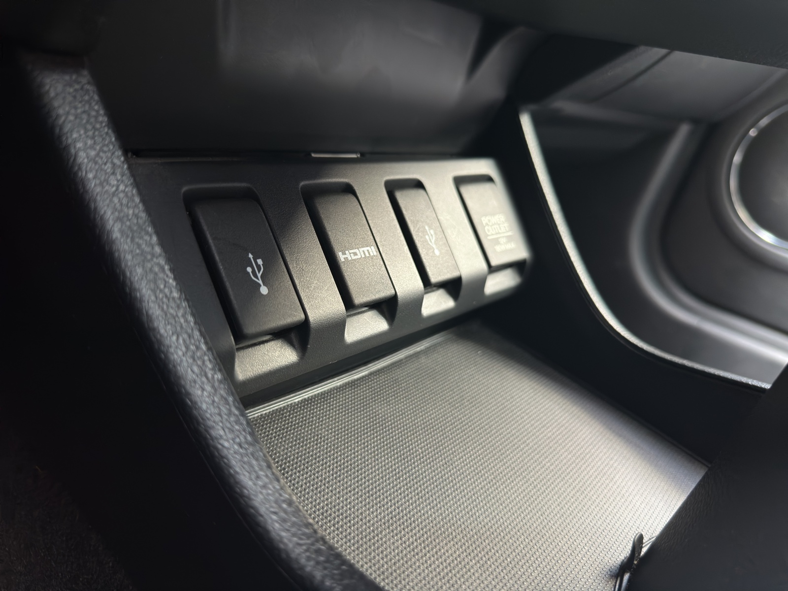 HONDA HR-V 1.6i-DTEC Executive-image-22