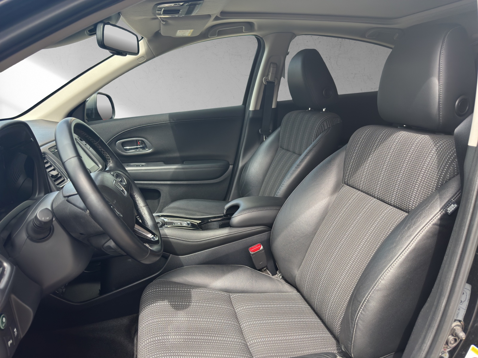 HONDA HR-V 1.6i-DTEC Executive-image-9