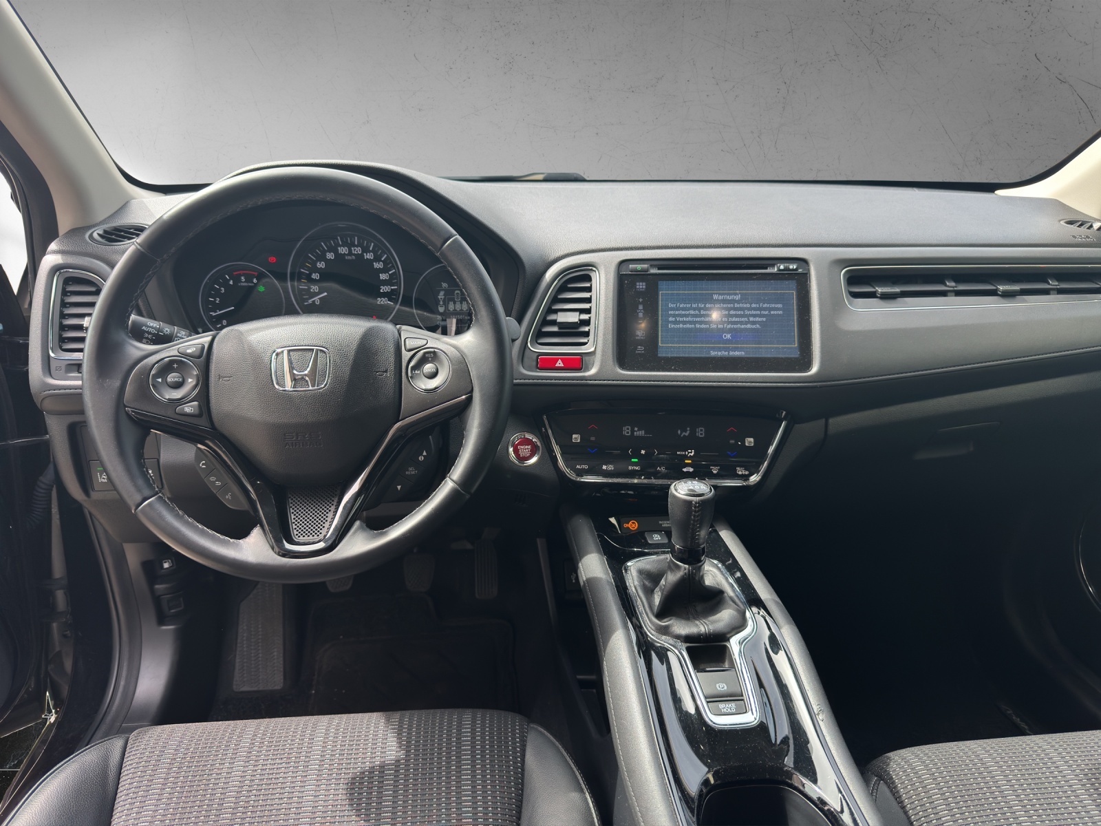 HONDA HR-V 1.6i-DTEC Executive-image-8